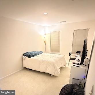 GATEWAY COMMERCE CENTER - Residential Lease