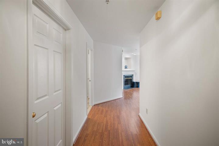 GATEWAY COMMERCE CENTER - Residential Lease