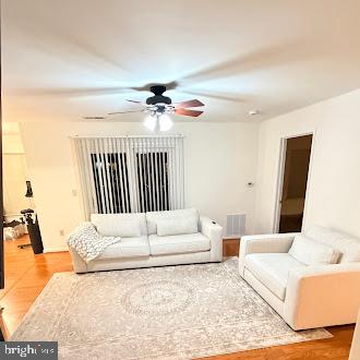 GATEWAY COMMERCE CENTER - Residential Lease