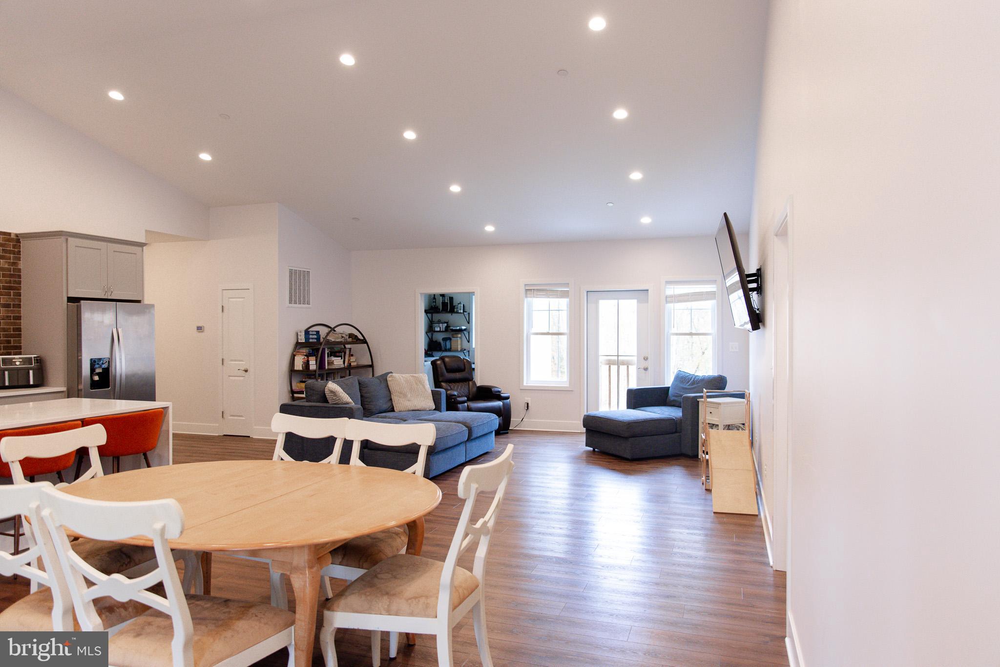 HOLLYBROOK FARM SUB - Residential