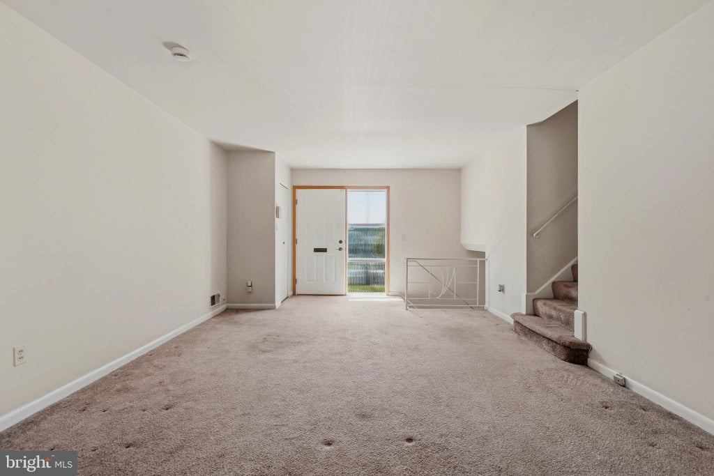 Photo of 7201 Cloverdale Dr, OXON HILL, MD 20745 (MLS # MDPG2207390)