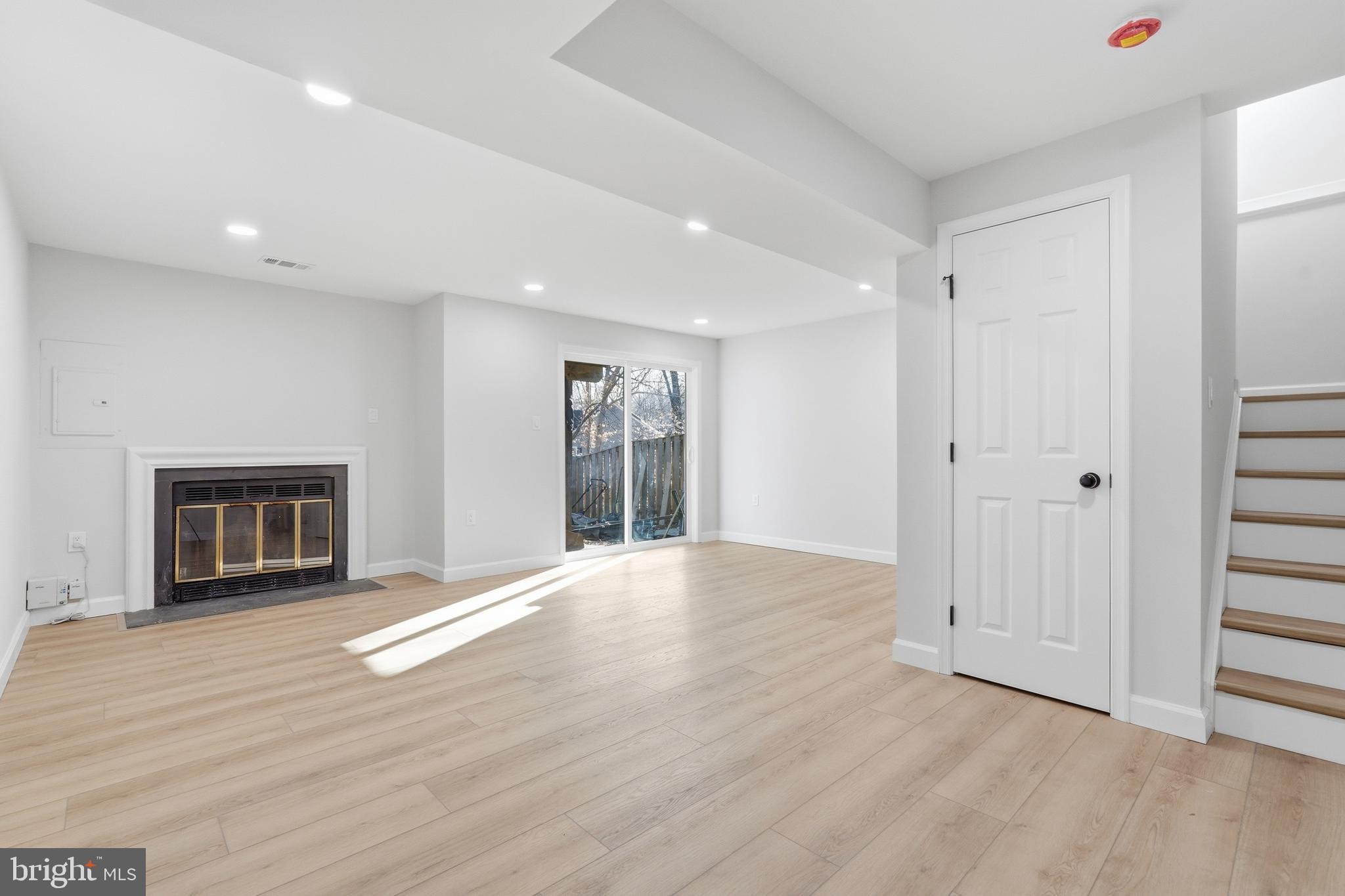 MONTCLAIR - Residential