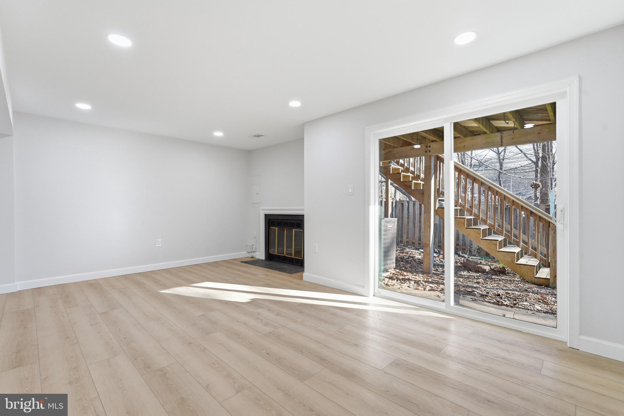 MONTCLAIR - Residential