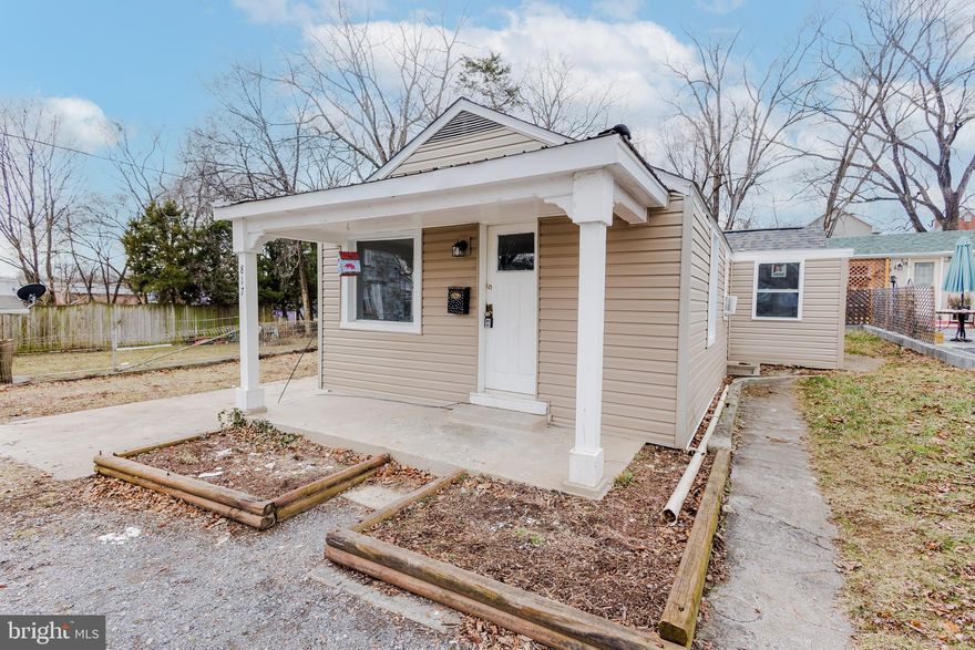 Sweet in-town cottage with a great yard. Off-street parking and storage shed. Well-maintained, recently updated, and freshly painted. New bathtub and toilet. Single-level living with three bedrooms/1 bath. Convenient commuter location.