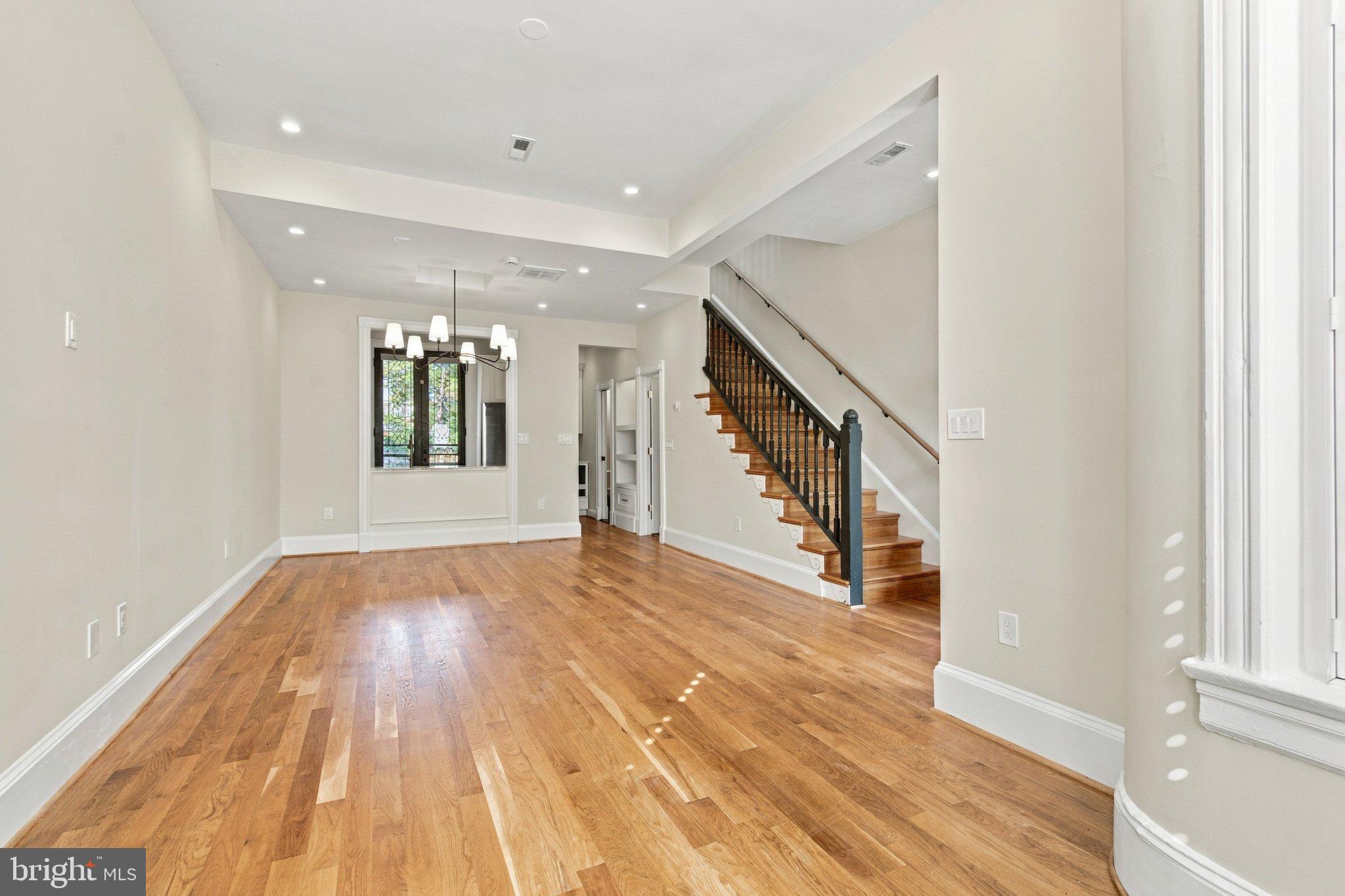 704 G STREET NE