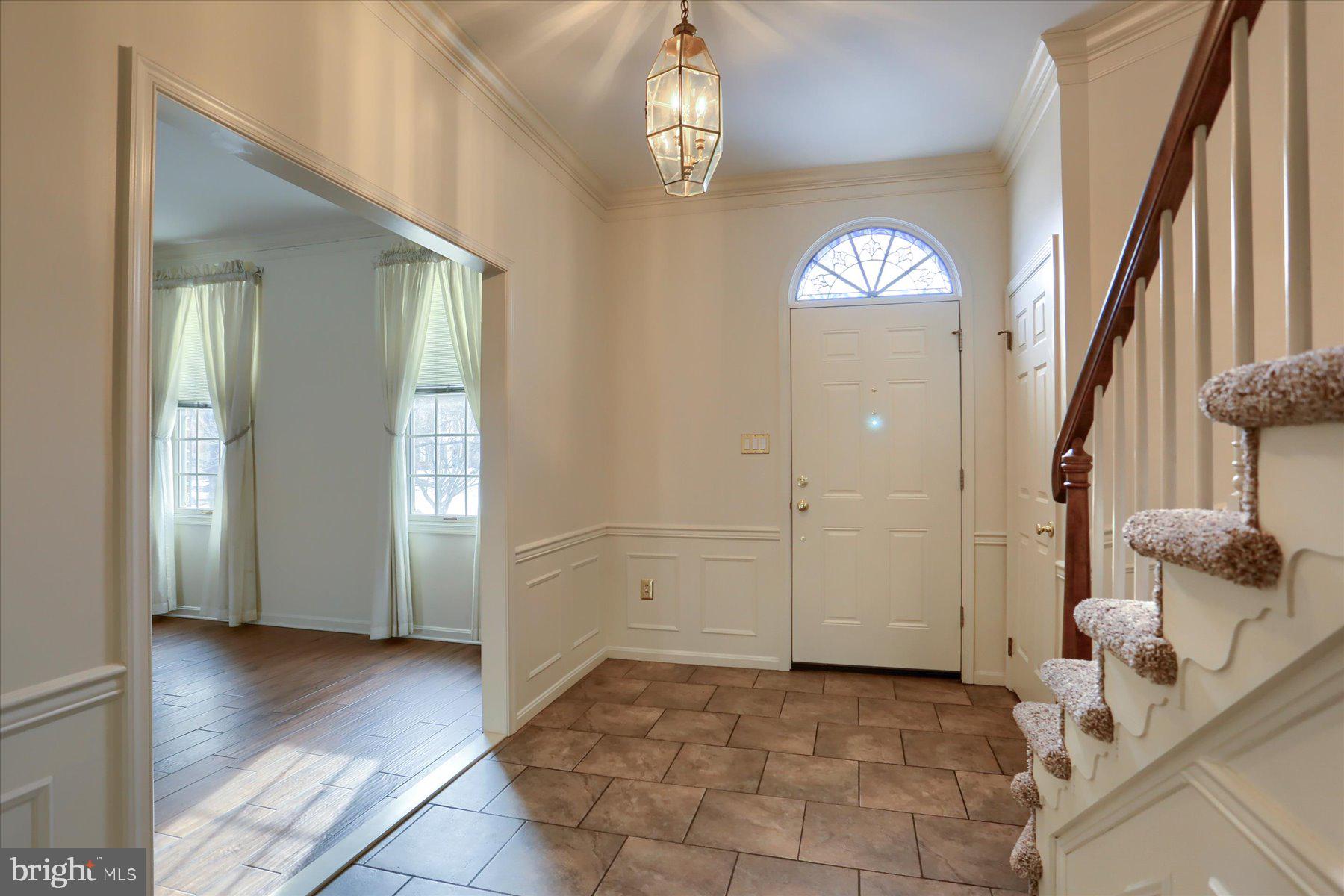 KENSINGTON SQUARE - Residential Lease