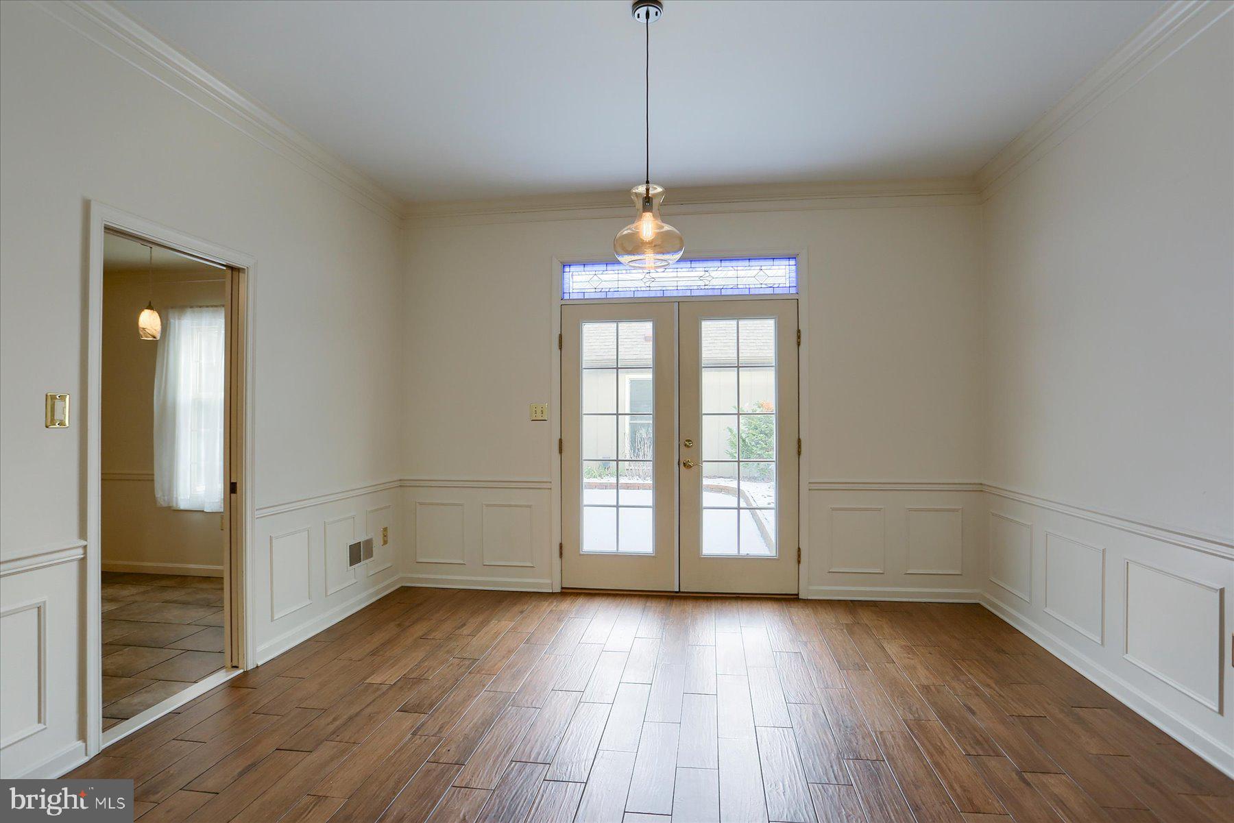 KENSINGTON SQUARE - Residential Lease