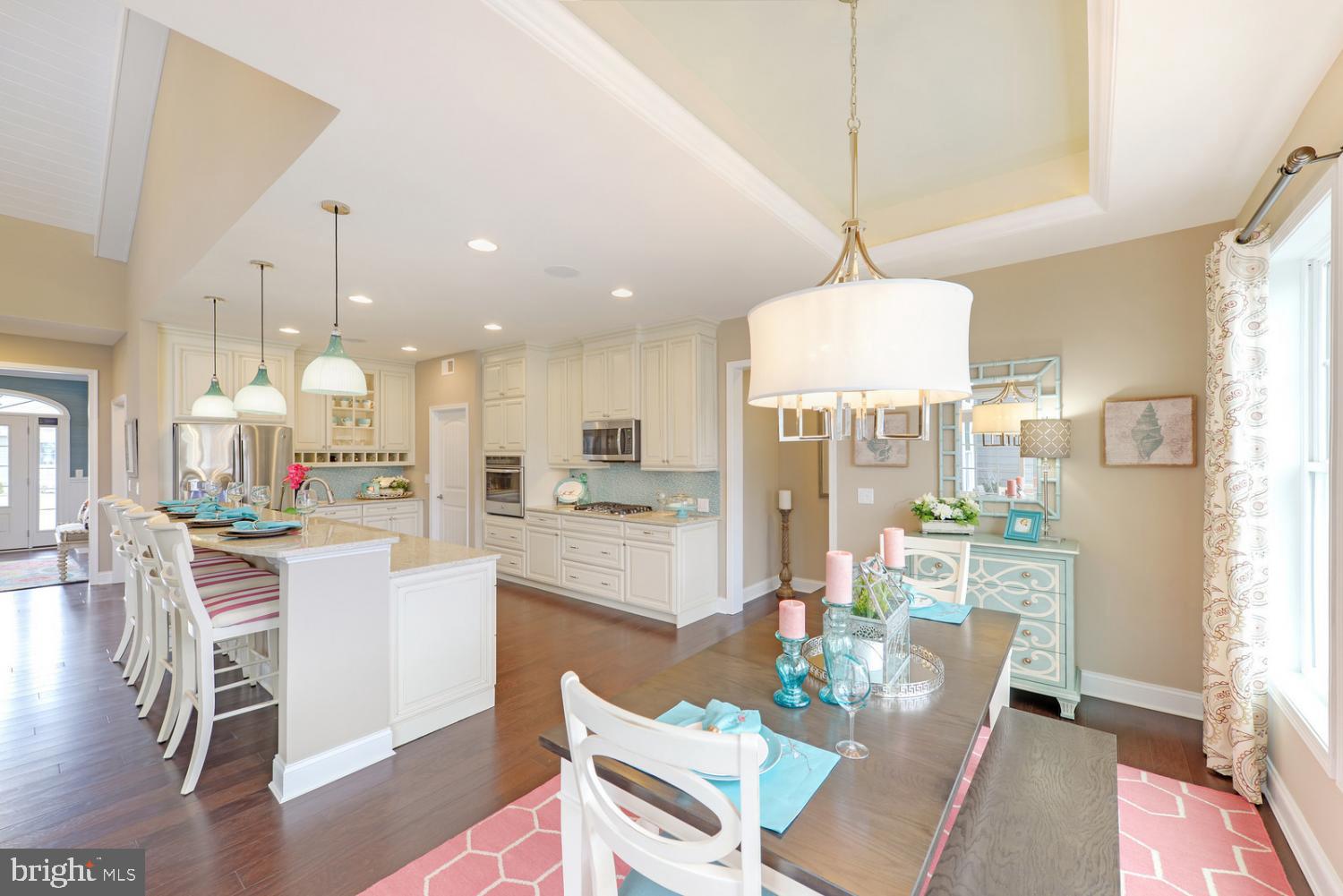 PENINSULA LAKES - Residential