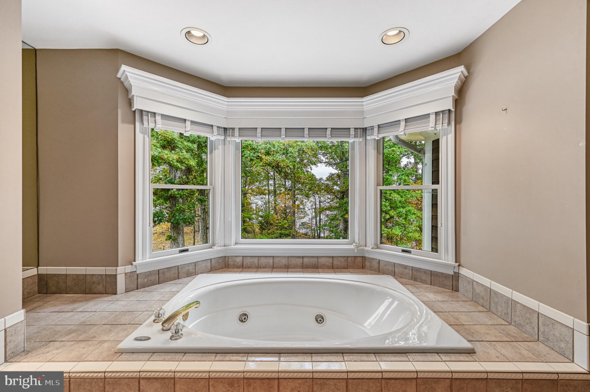 COVENANT COVE - Residential