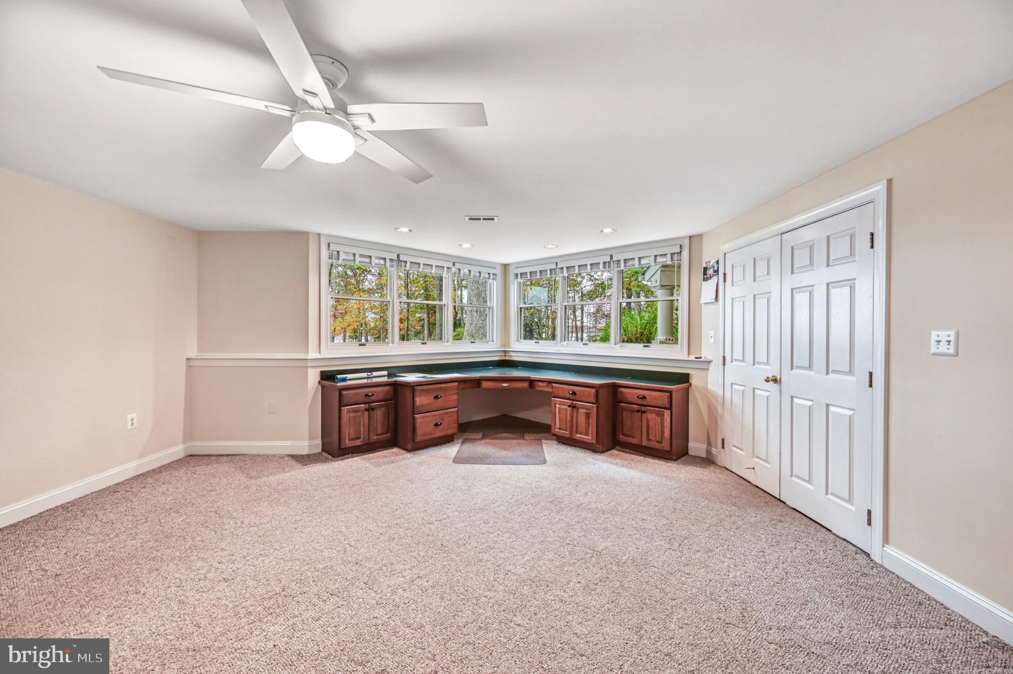 COVENANT COVE - Residential