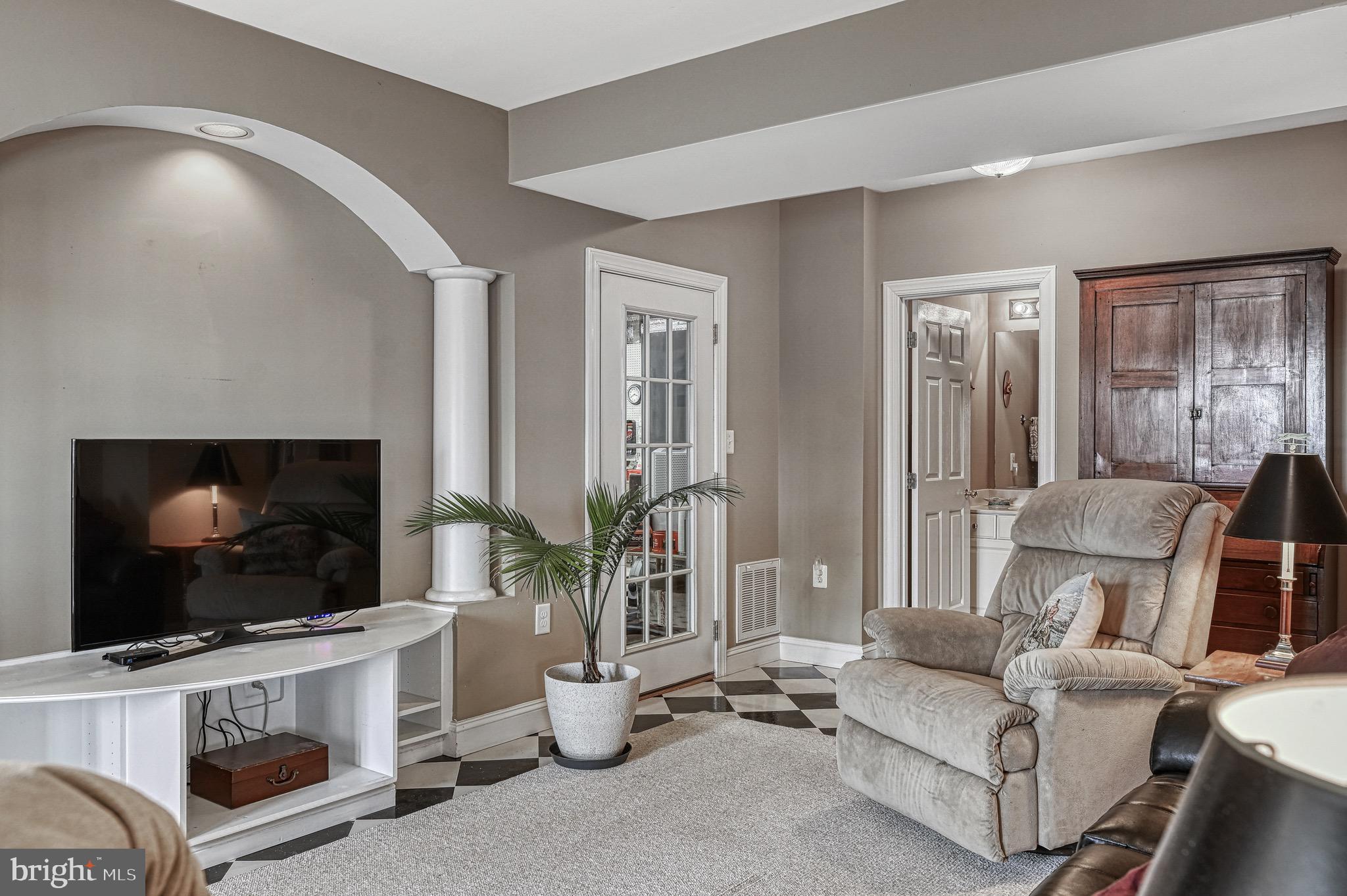 COVENANT COVE - Residential