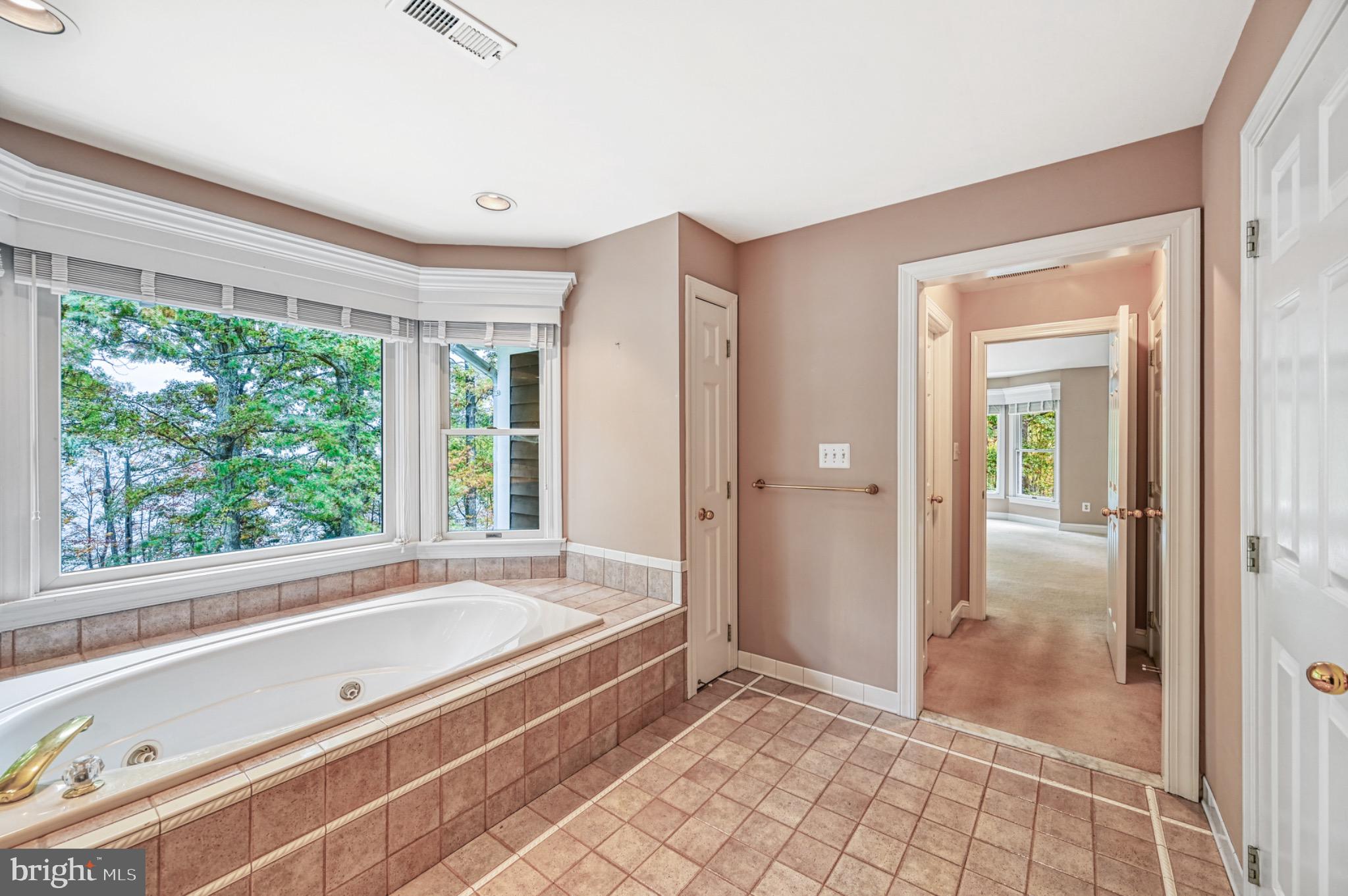 COVENANT COVE - Residential