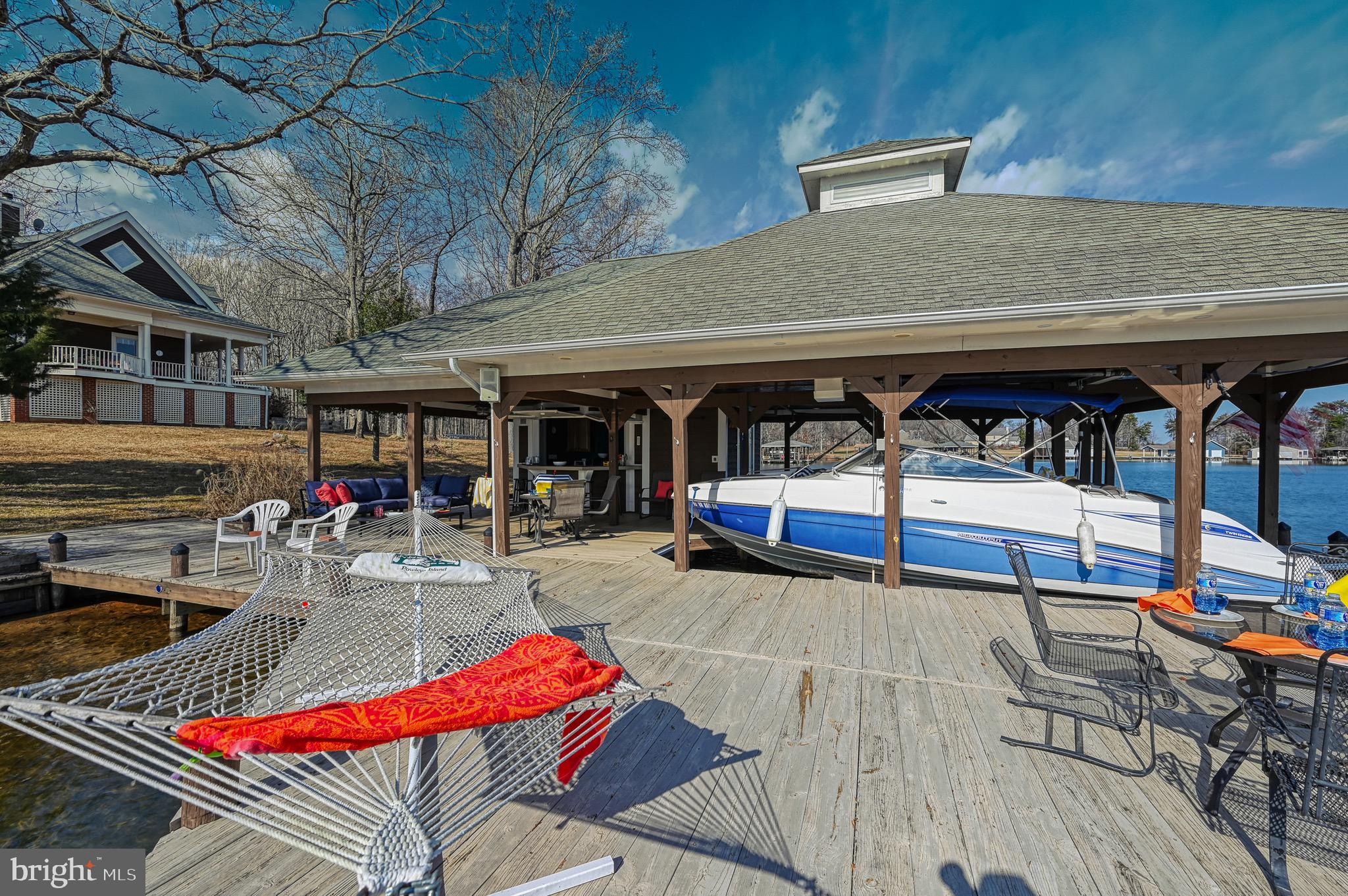 COVENANT COVE - Residential