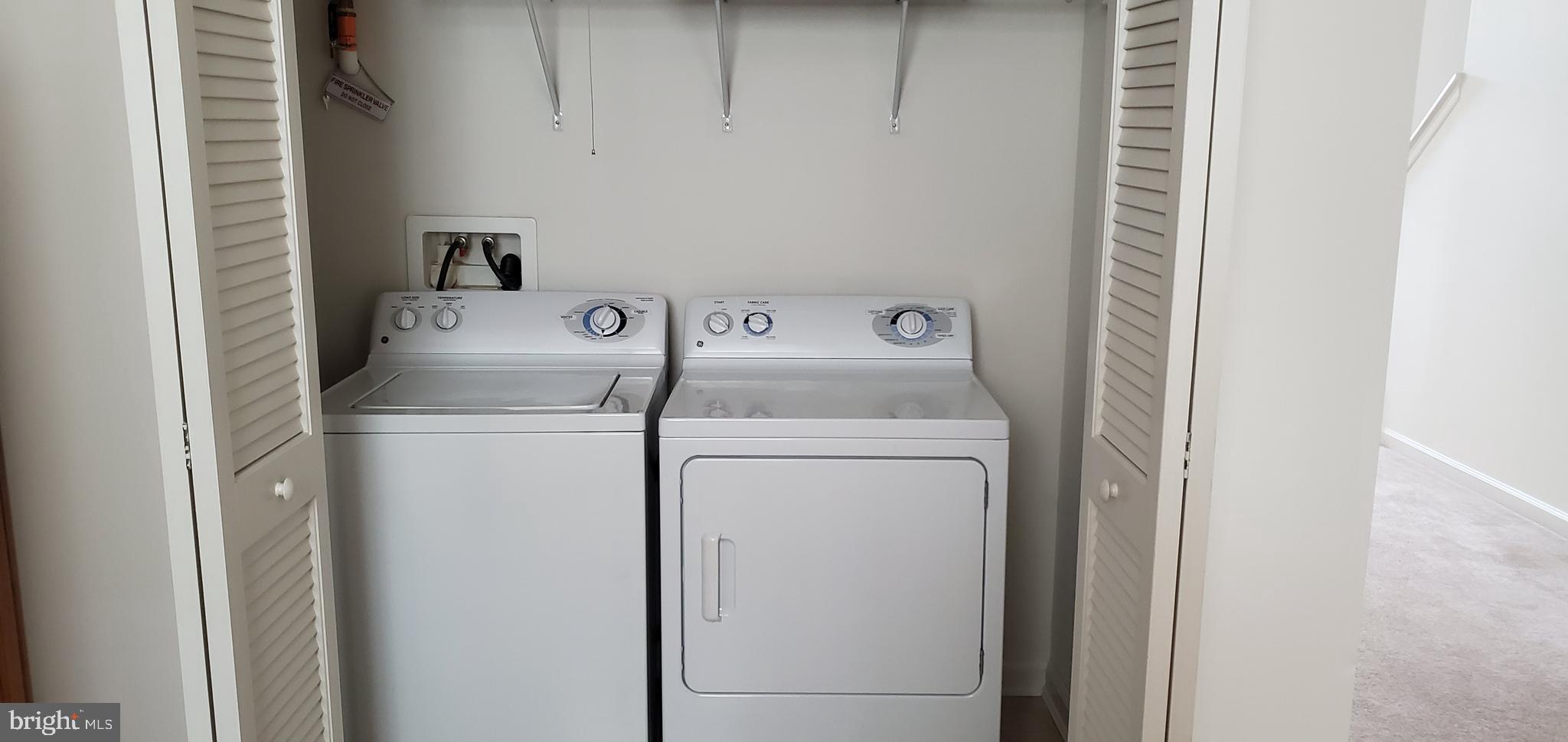 CEDAR COMMONS - Residential Lease