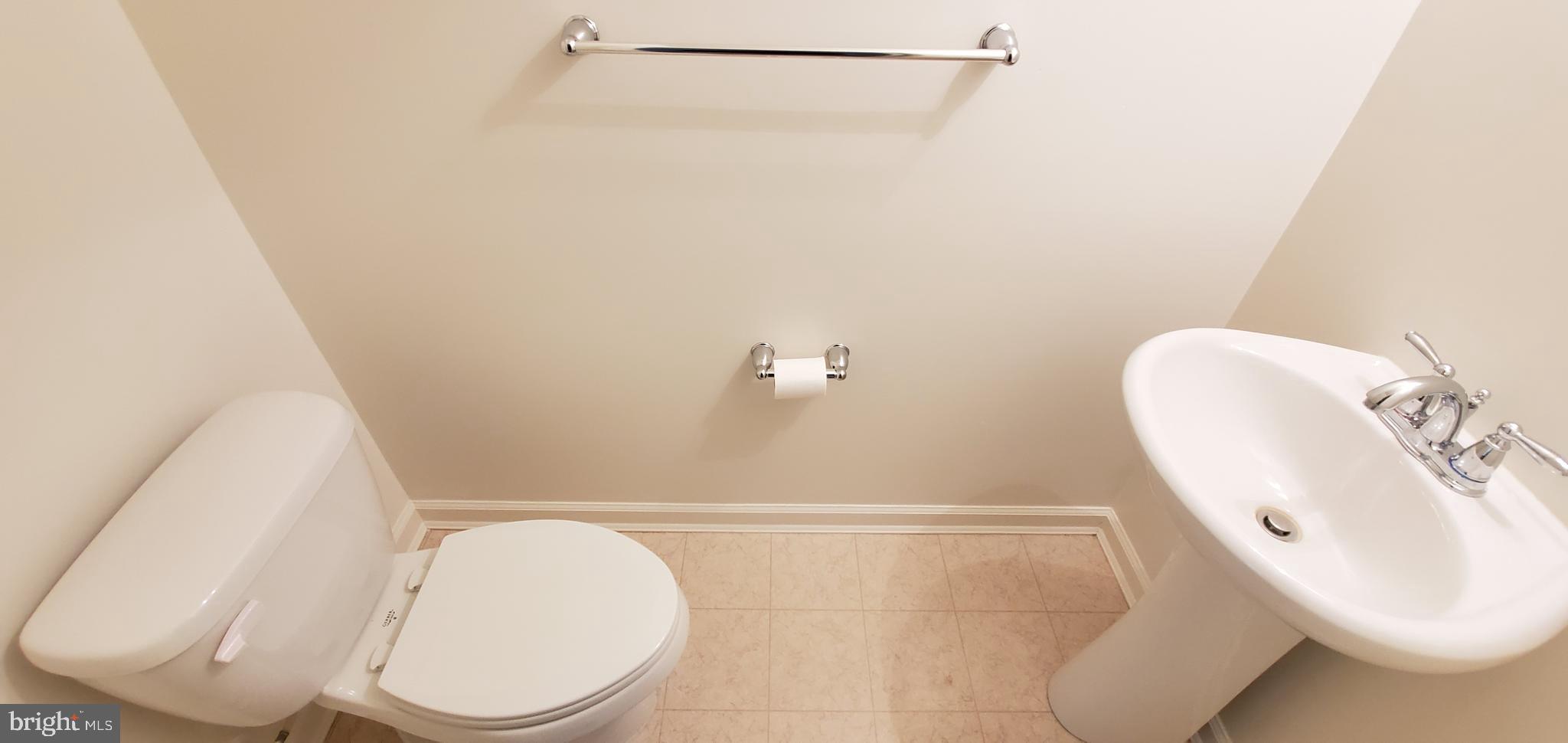 CEDAR COMMONS - Residential Lease