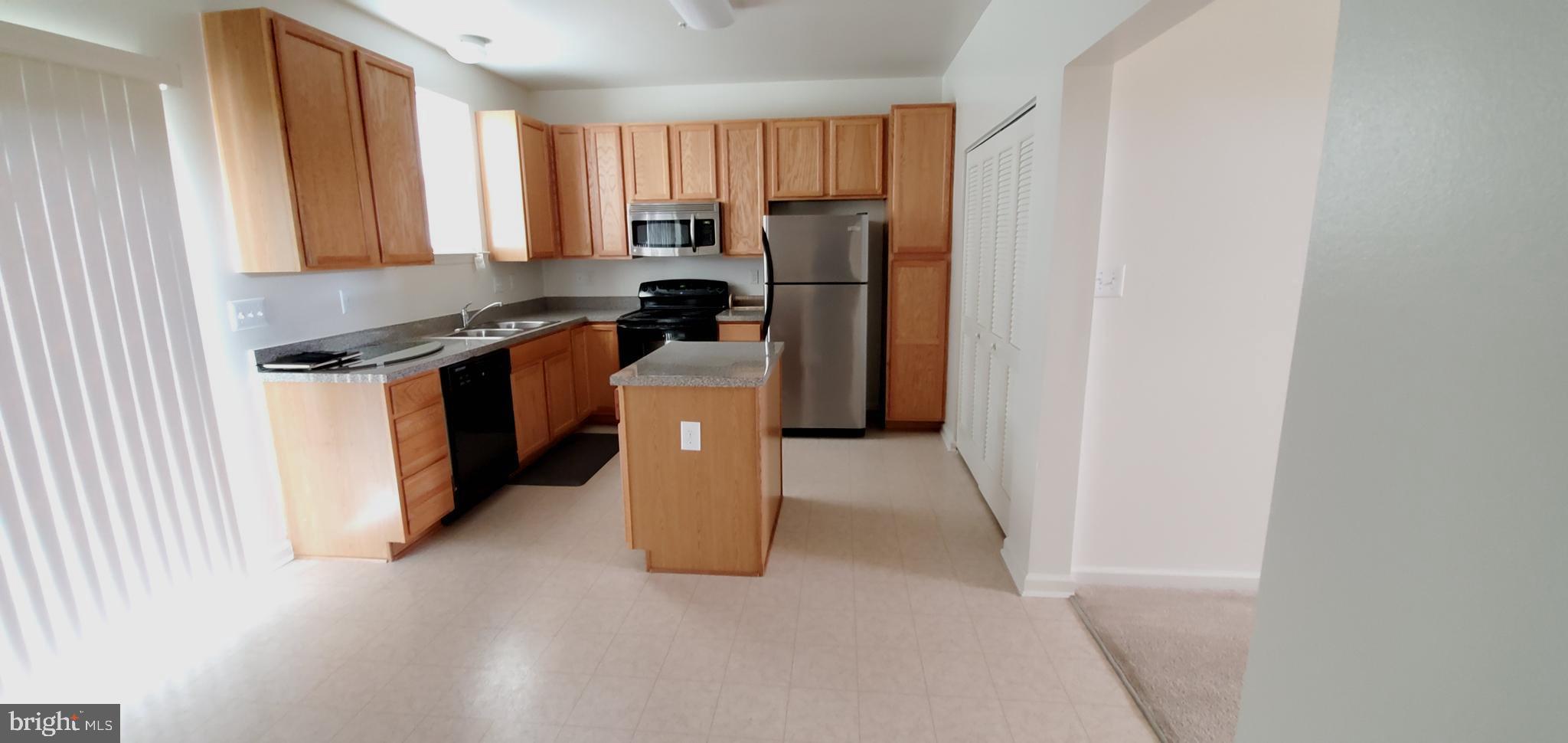 CEDAR COMMONS - Residential Lease