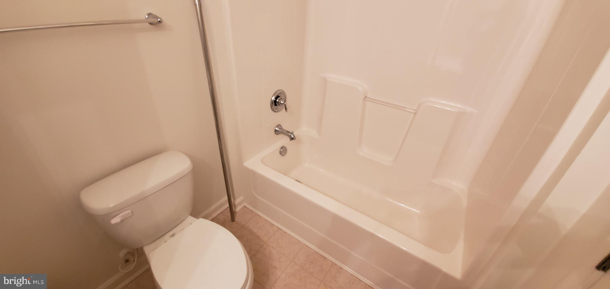 CEDAR COMMONS - Residential Lease