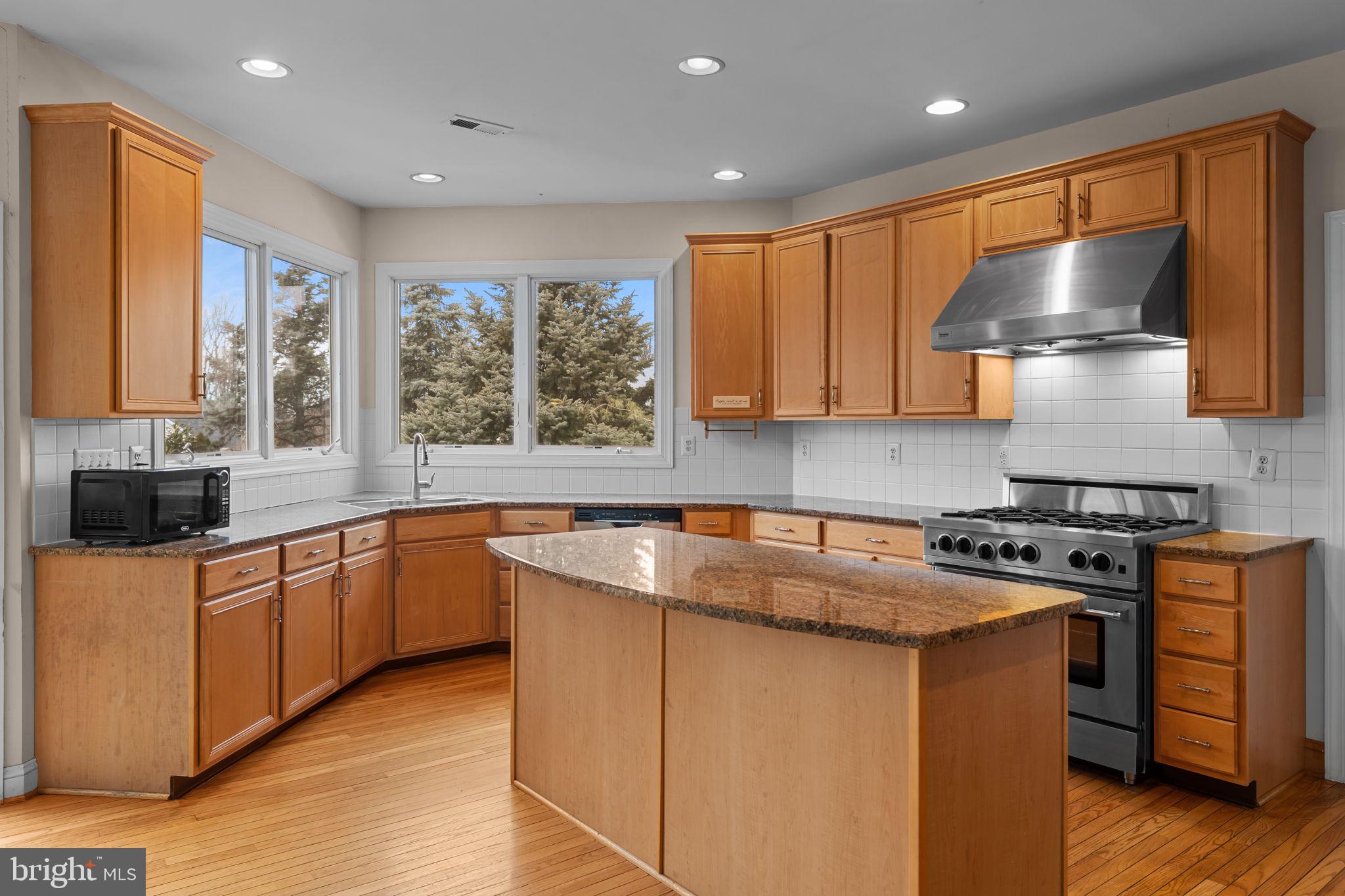 VALLEY FORGE WOODS - Residential