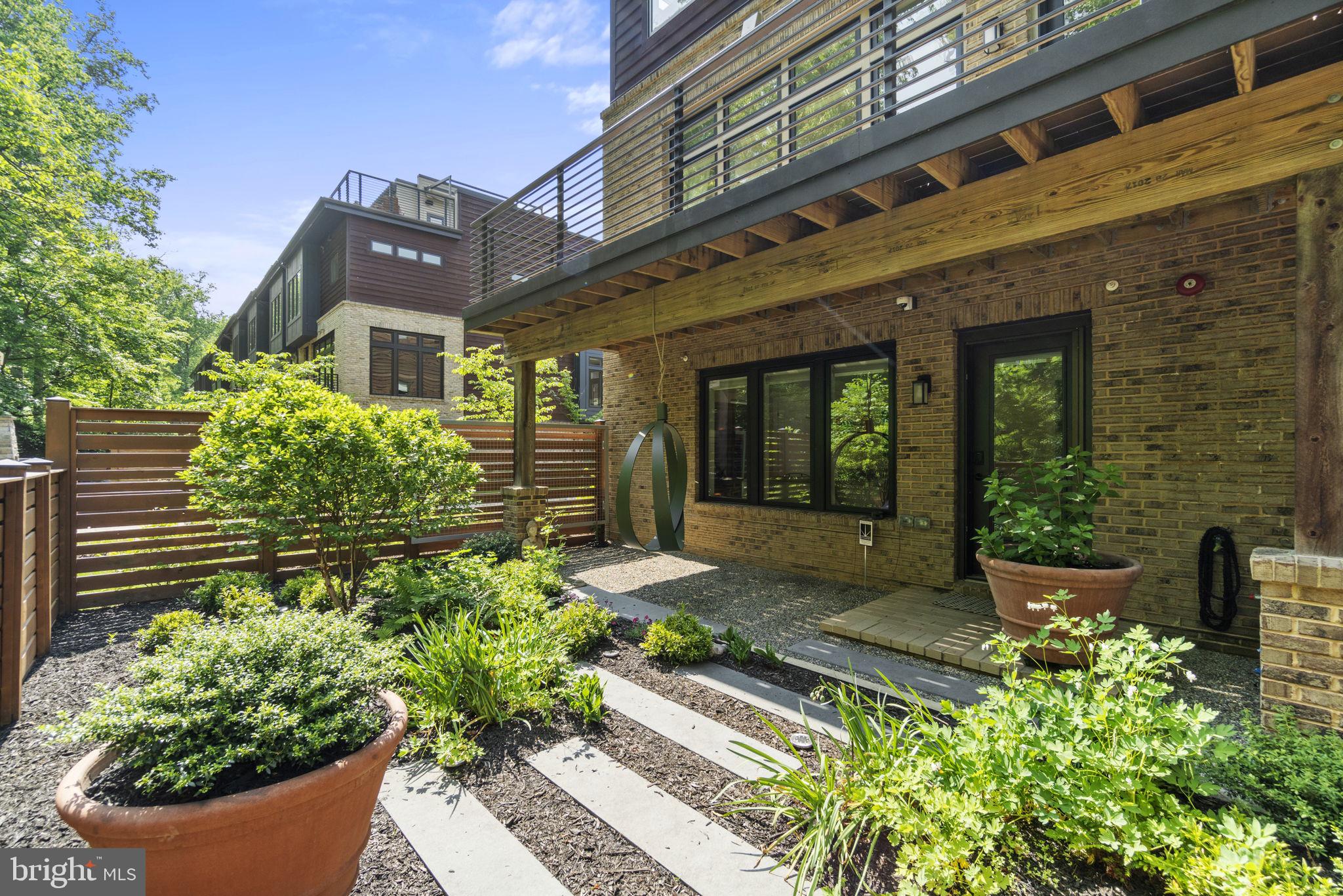 GROSVENOR HEIGHTS - Residential