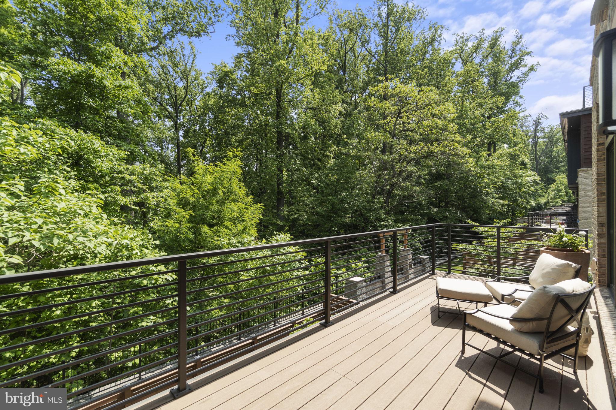 GROSVENOR HEIGHTS - Residential