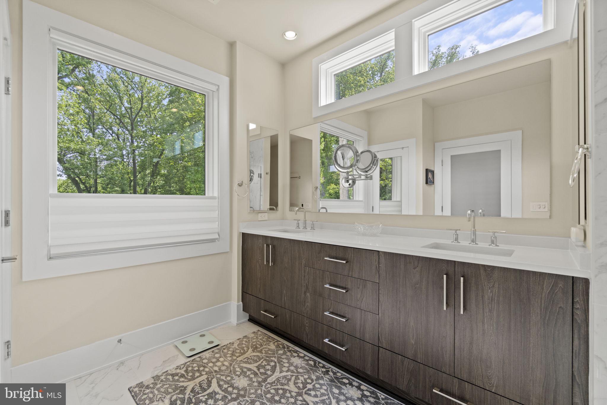 GROSVENOR HEIGHTS - Residential