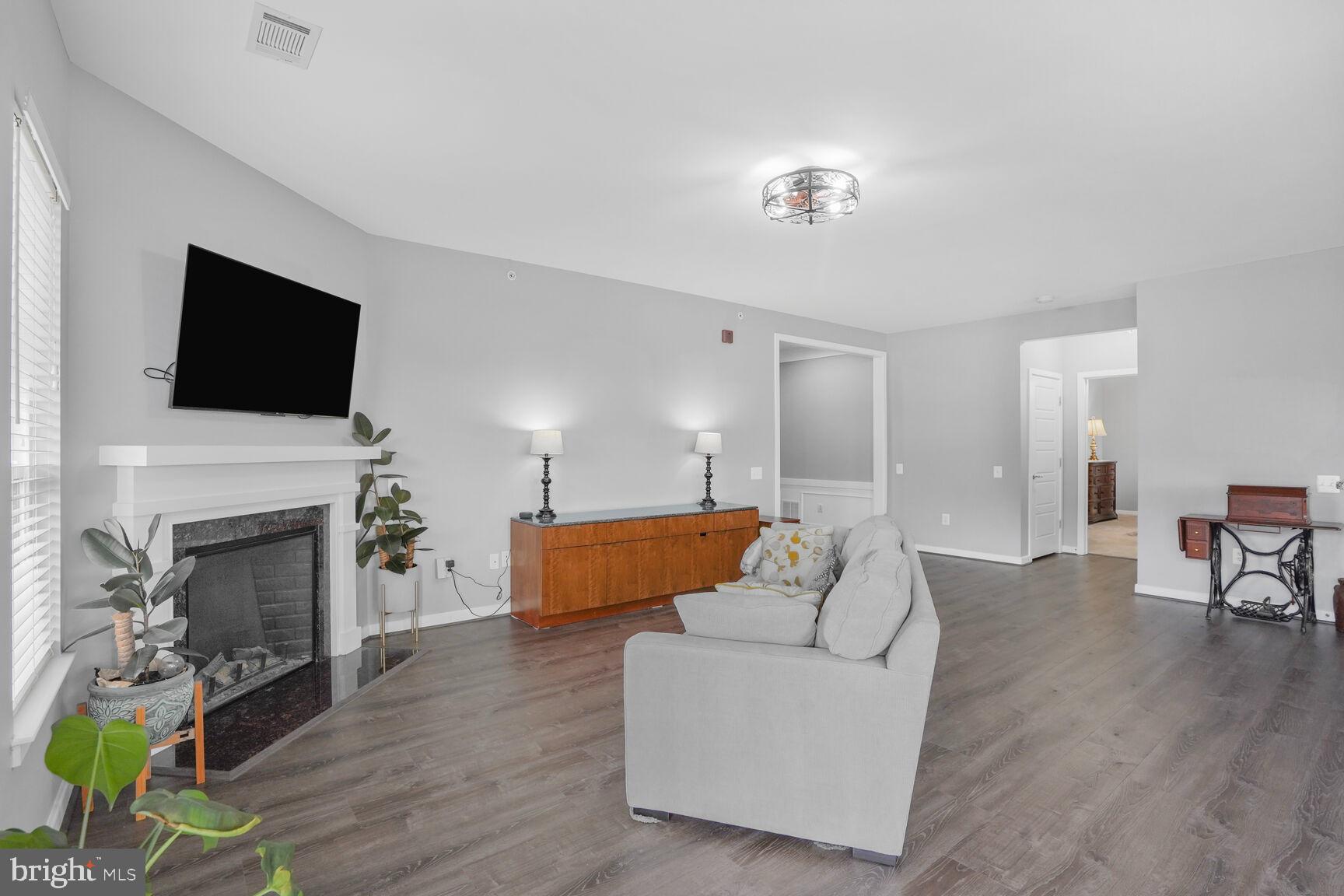 8960 FASCINATION COURT 414