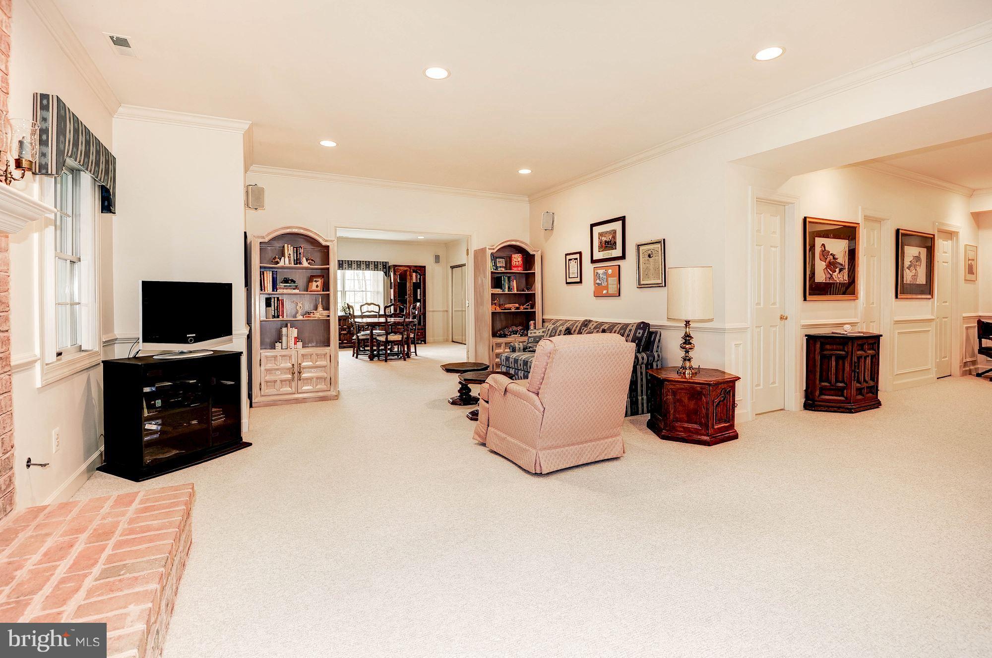 WOODLAND LAKE - Residential