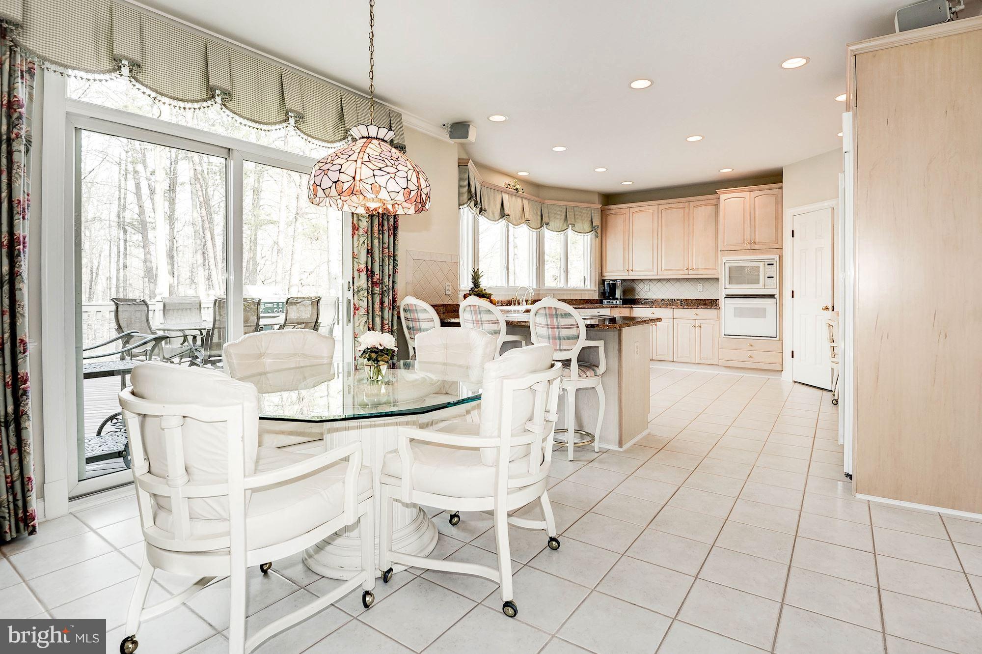 WOODLAND LAKE - Residential