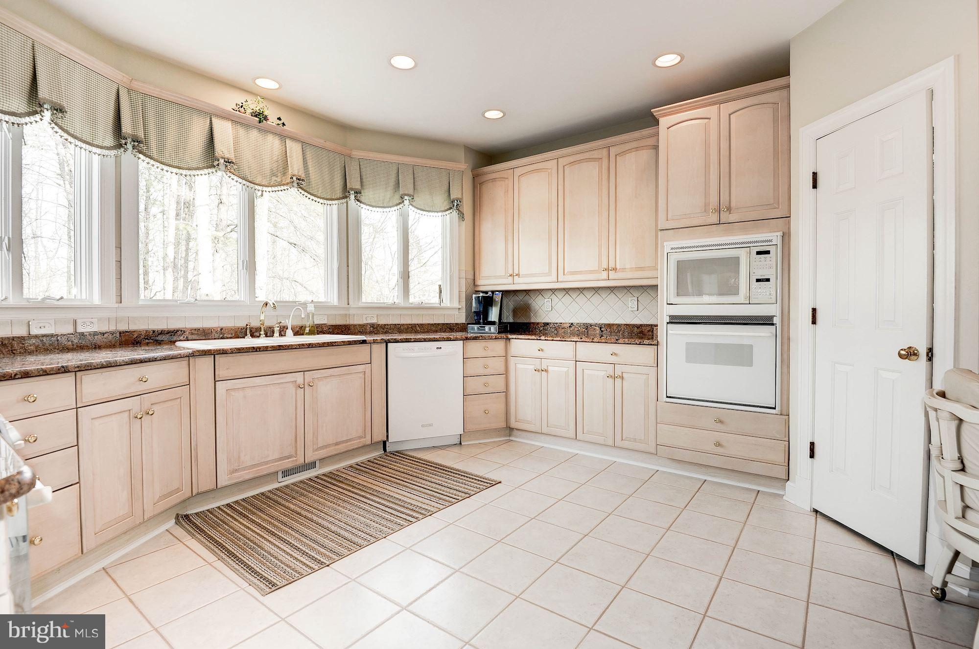 WOODLAND LAKE - Residential