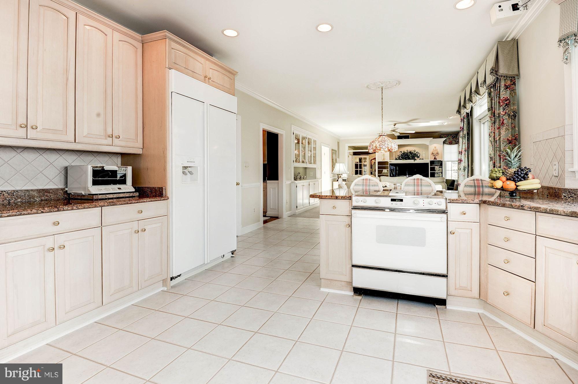 WOODLAND LAKE - Residential