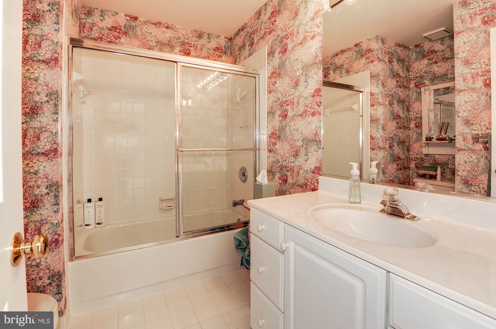 WOODLAND LAKE - Residential