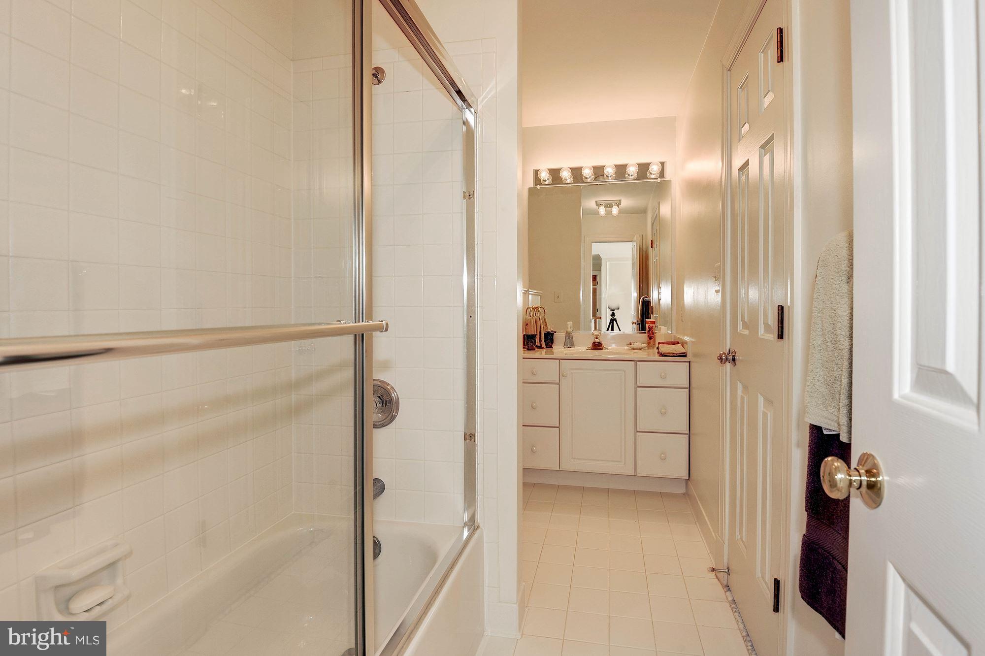 WOODLAND LAKE - Residential