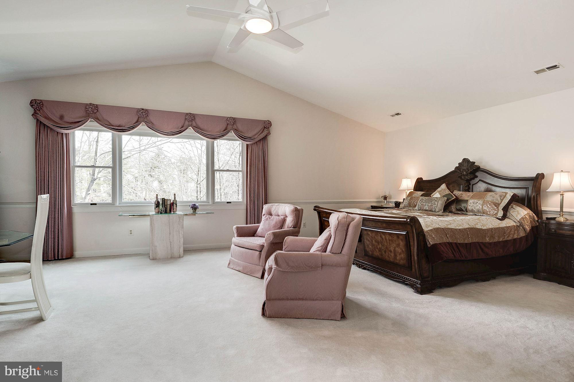 WOODLAND LAKE - Residential