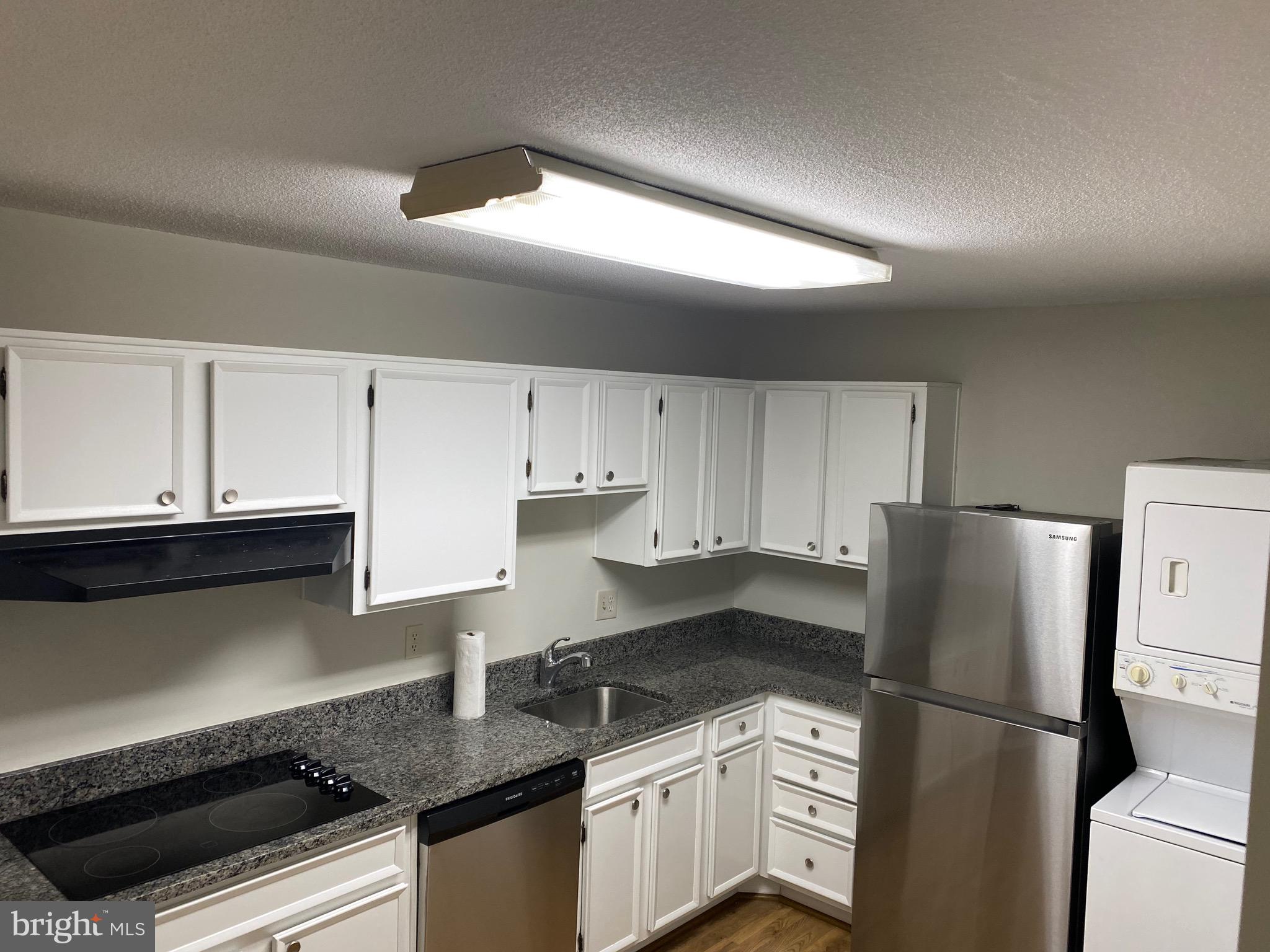 ROTONDA - Residential Lease