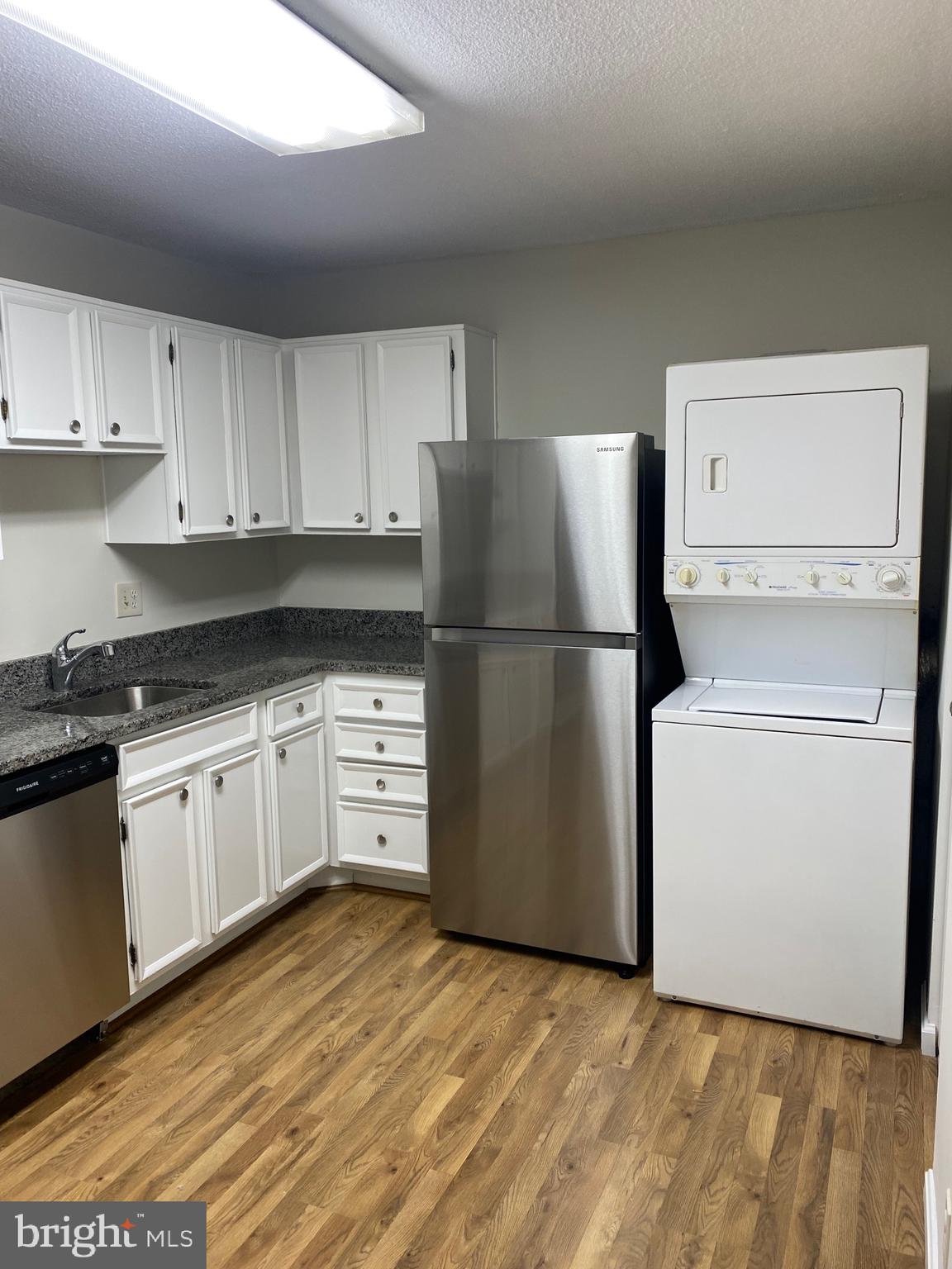 ROTONDA - Residential Lease