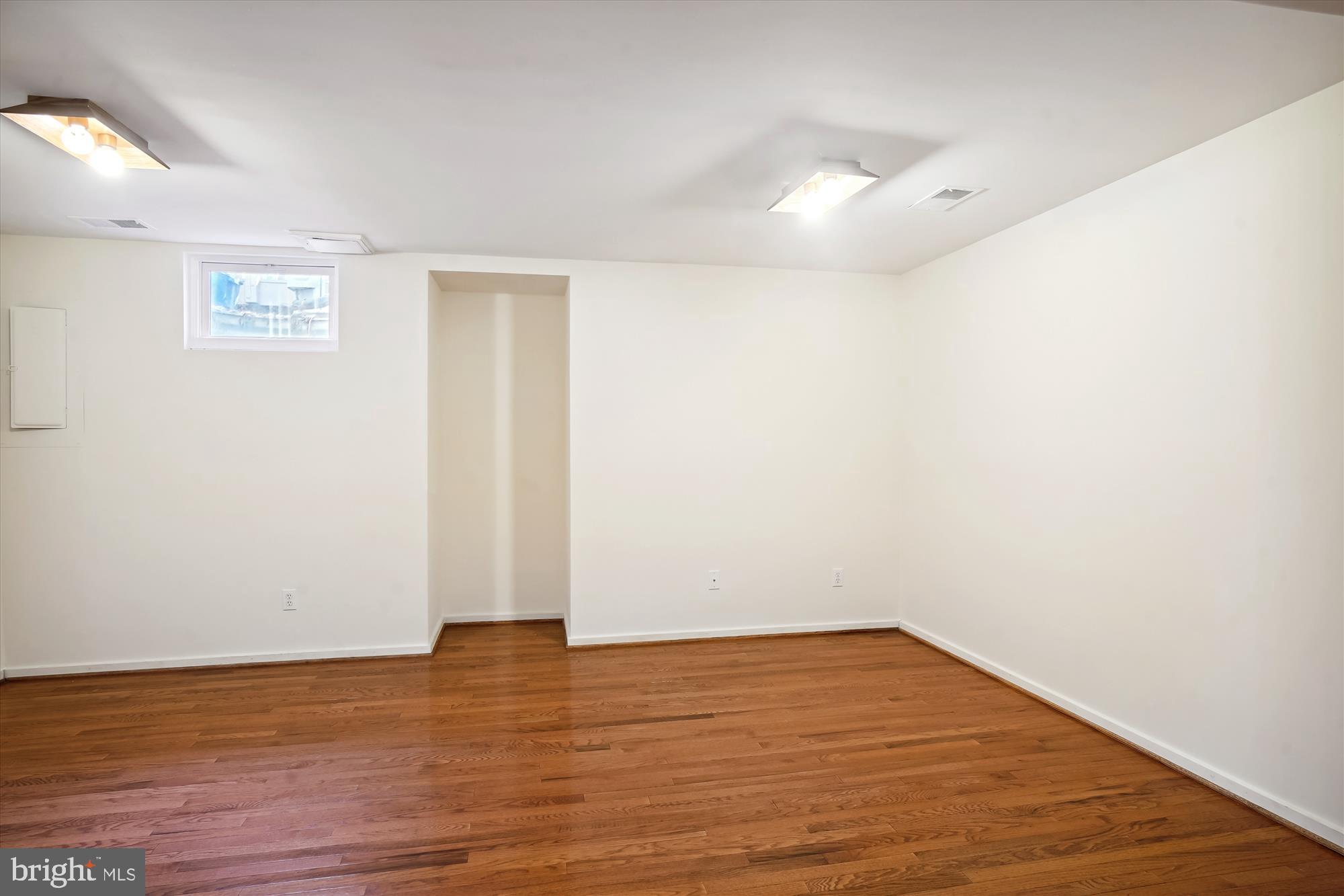 OLNEY SQUARE - Residential Lease