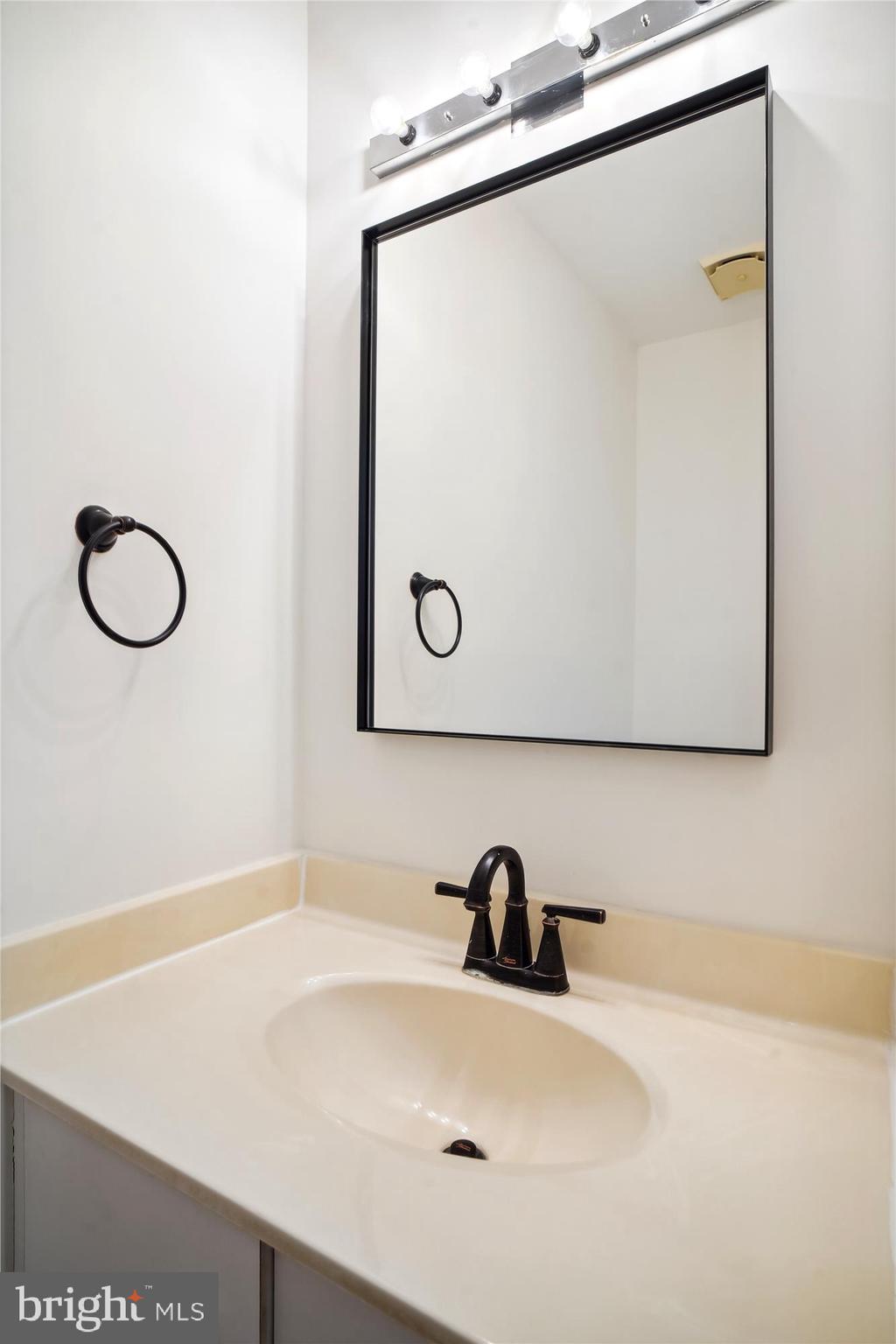 OLNEY SQUARE - Residential Lease