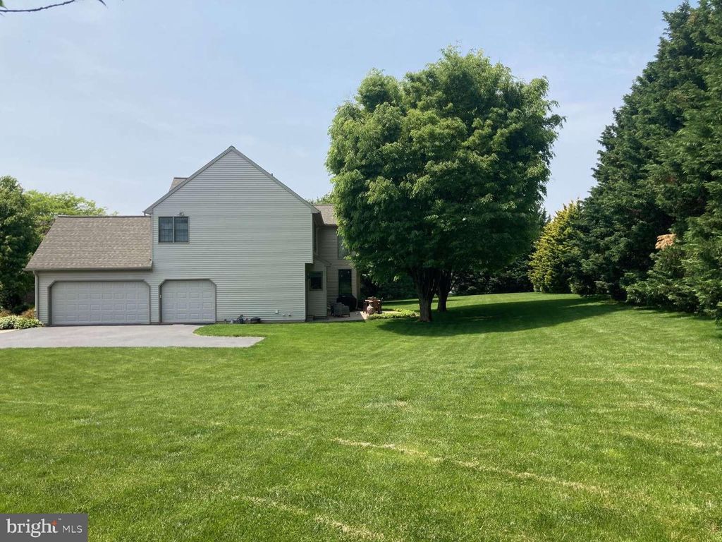 Photo of 5 CHUKAR CT, LANCASTER, PA 17602 (MLS # PALA2035116)