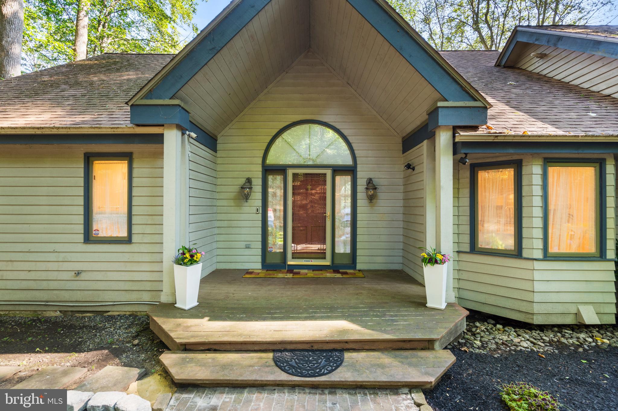 2 BRIARWOOD COURT