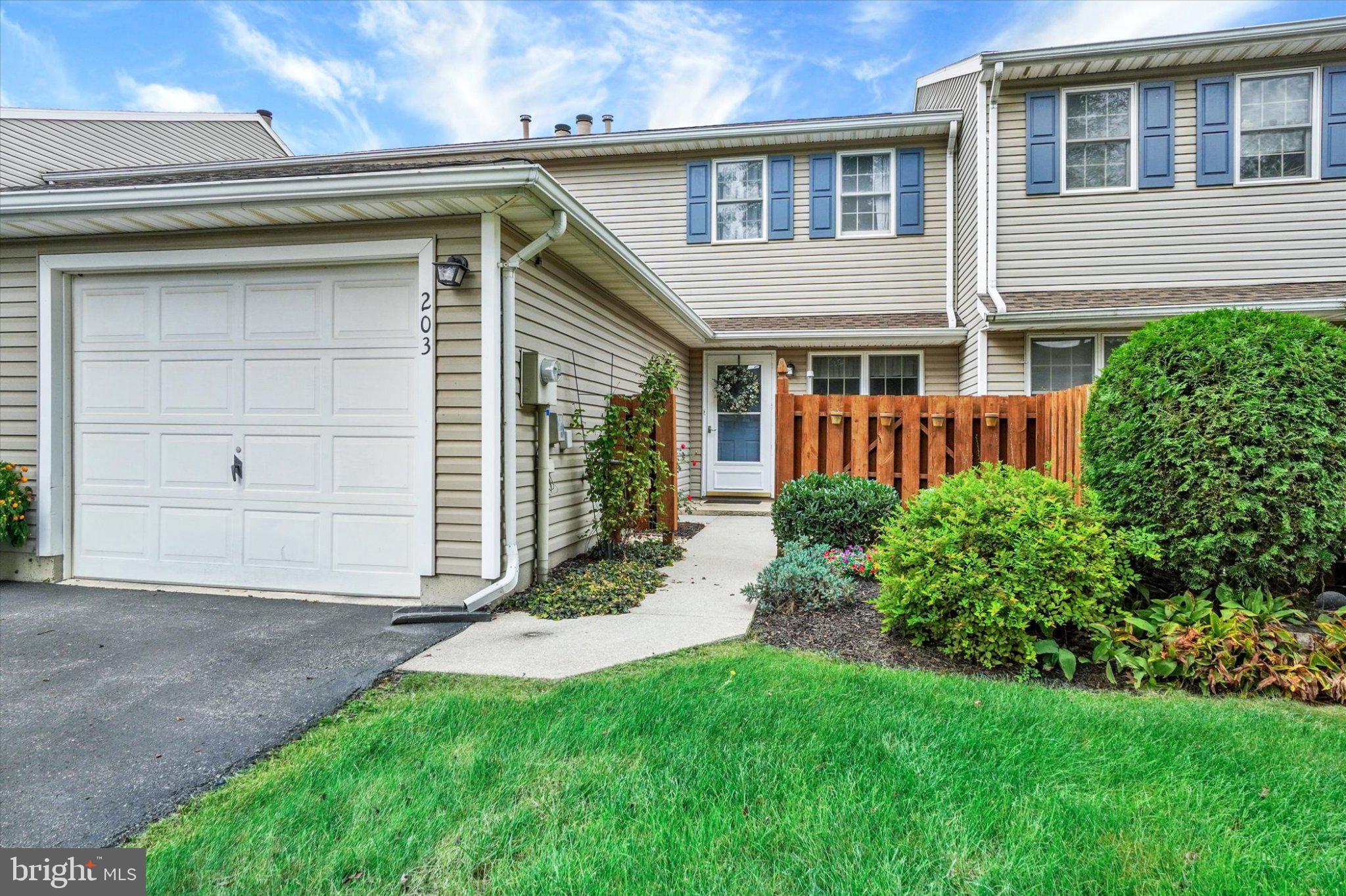 203 PINE COURT