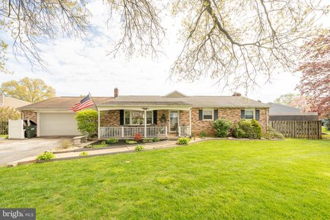Photo of 97 Scenic Drive, Denver, PA 17517 (MLS # PALA2050308)