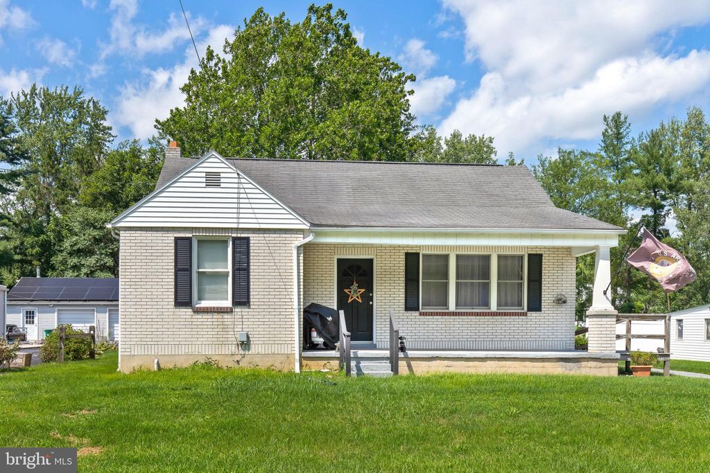 Photo of 723 Turnpike Road, Elizabethtown, PA 17022 (MLS # PALA2043860)