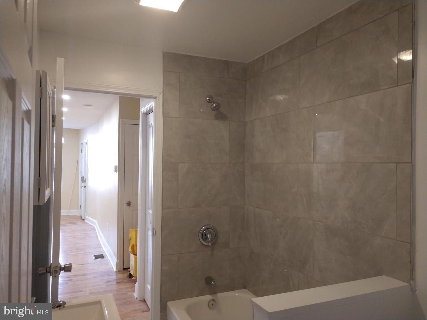 5224 W COLUMBIA AVENUE 1 - 1ST FLOOR