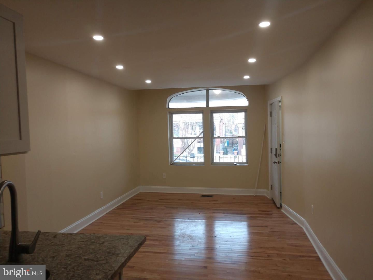 5224 W COLUMBIA AVENUE 1 - 1ST FLOOR