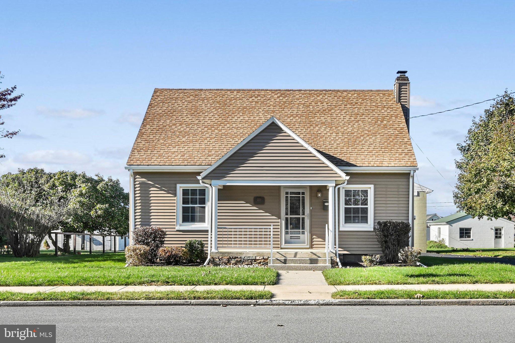 223 W WALNUT ST.