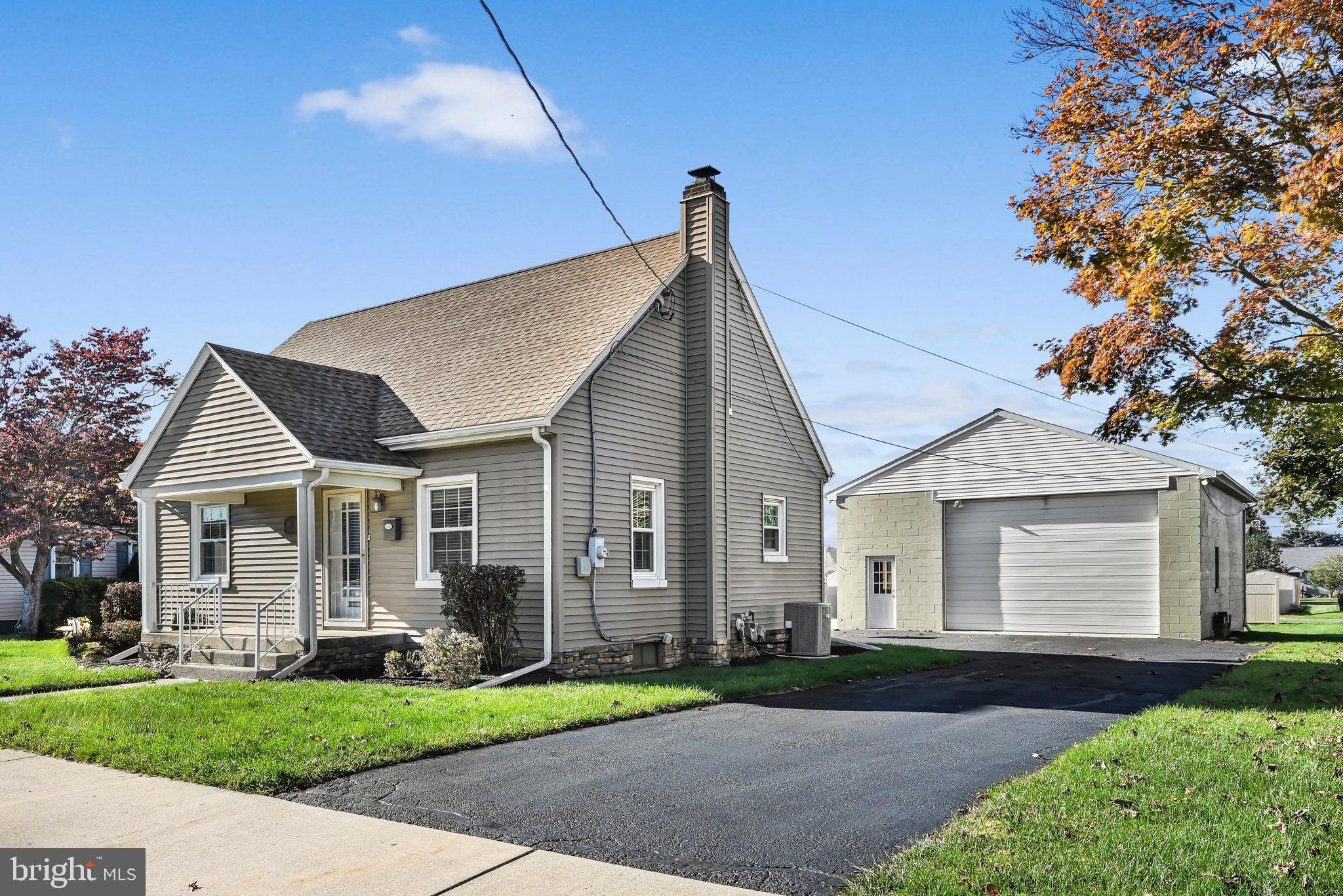 223 W WALNUT ST.