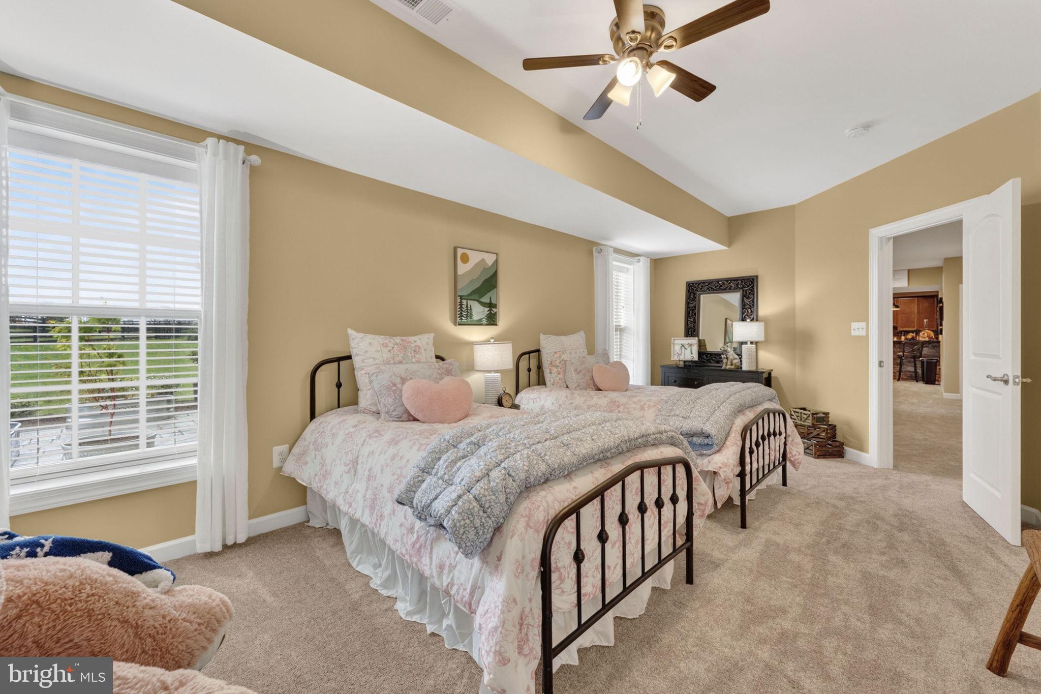 LOVETTSVILLE - Residential