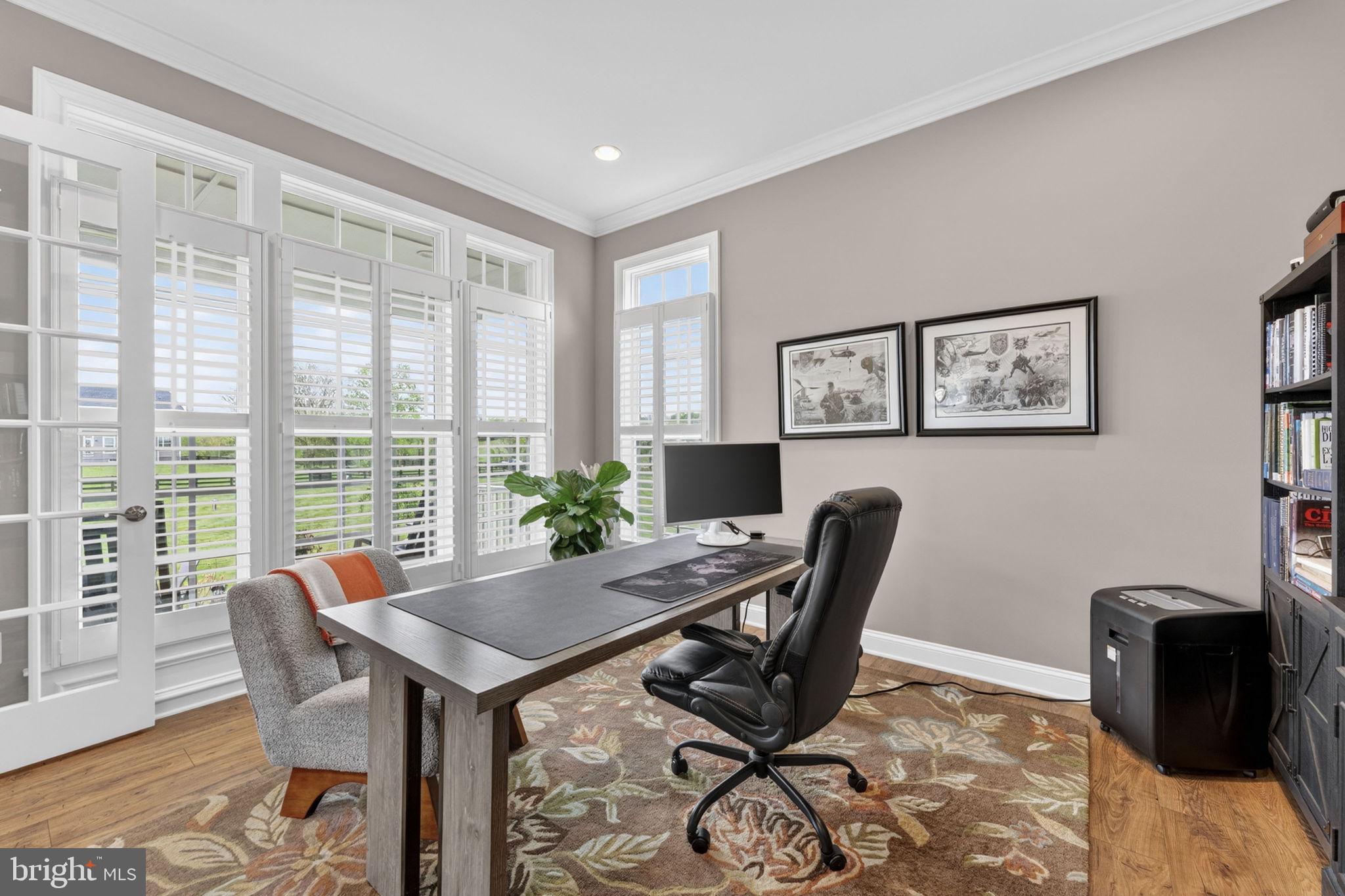 LOVETTSVILLE - Residential