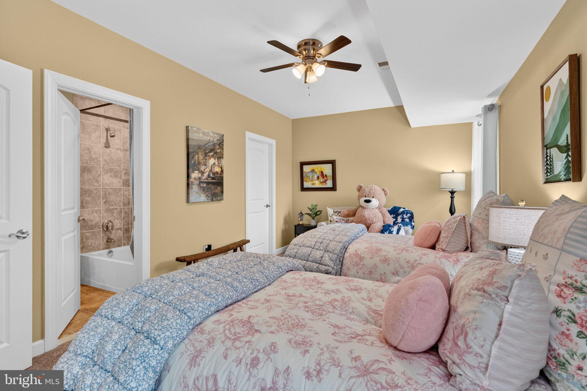 LOVETTSVILLE - Residential