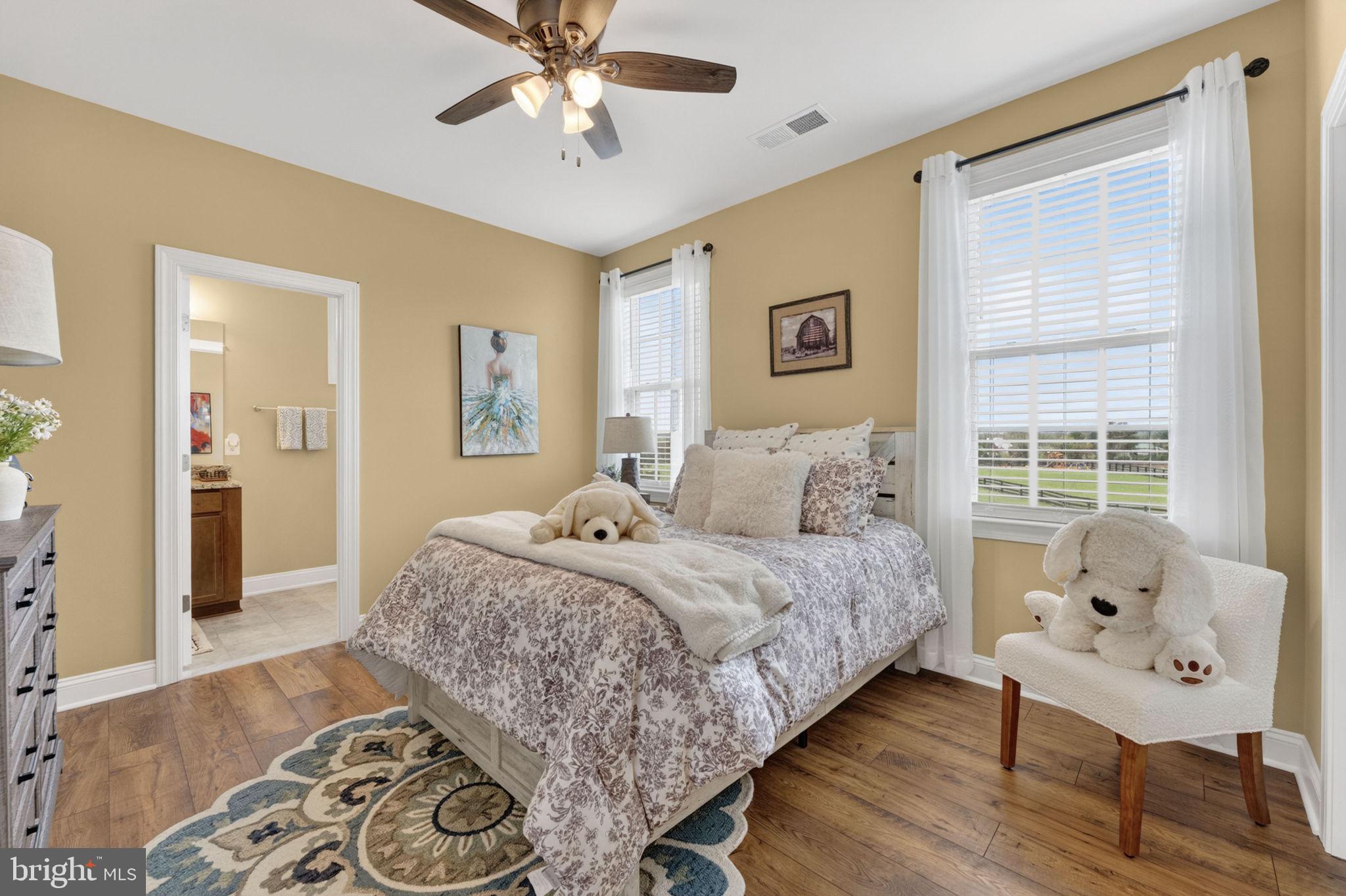 LOVETTSVILLE - Residential